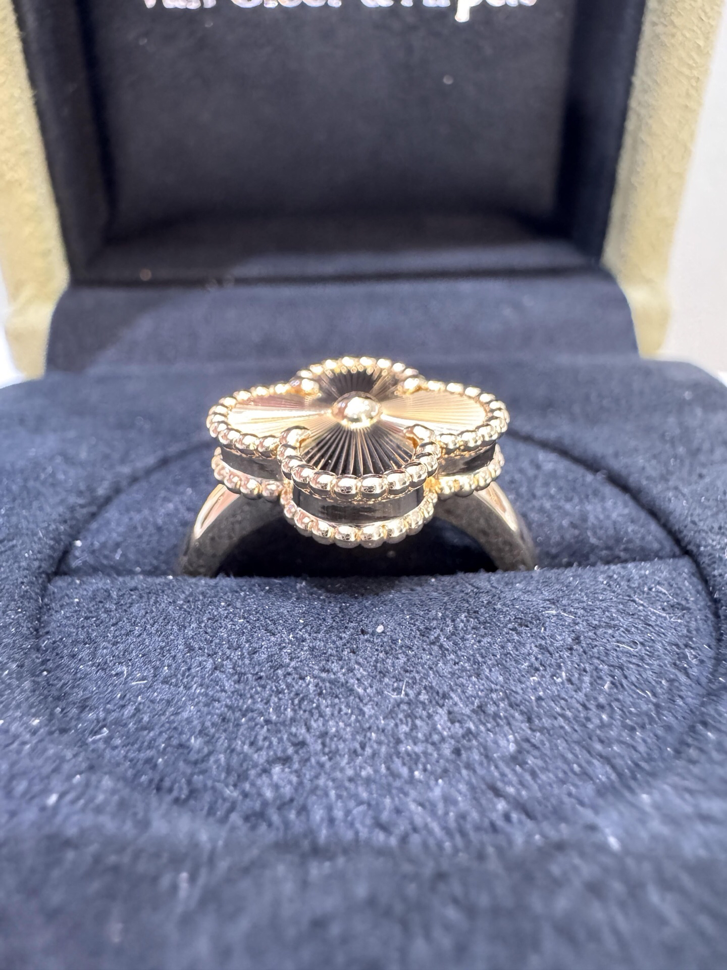 Van Cleef & Arpels ring-53