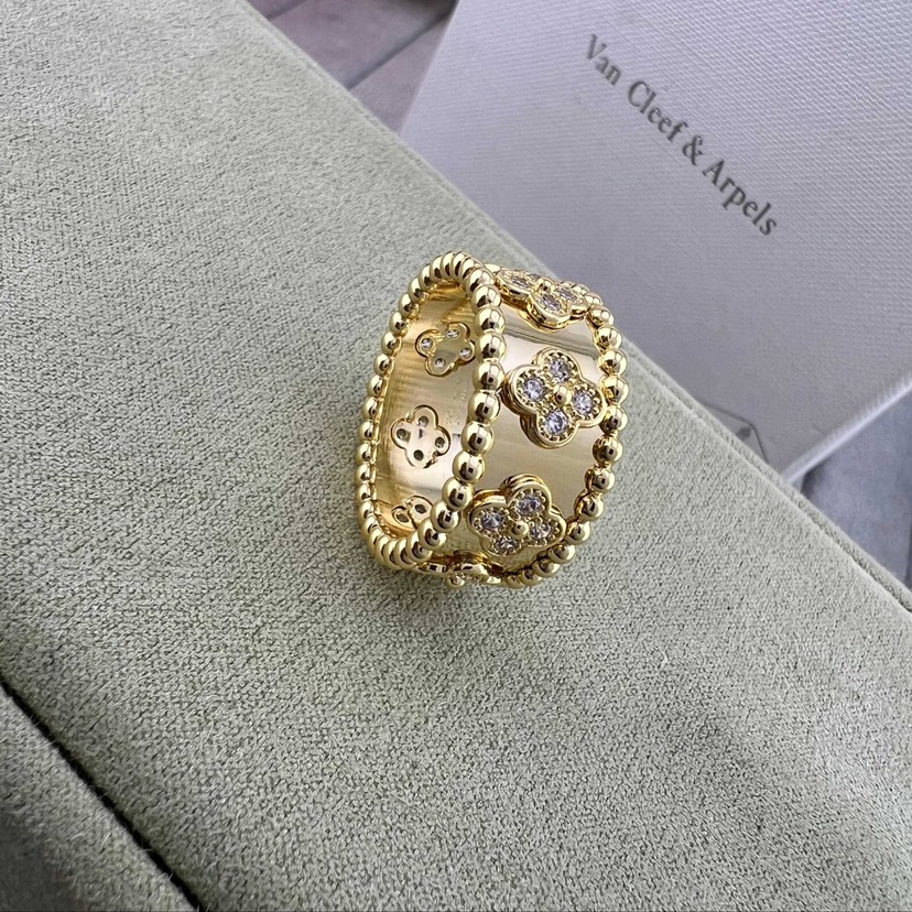 Van Cleef & Arpels ring-47