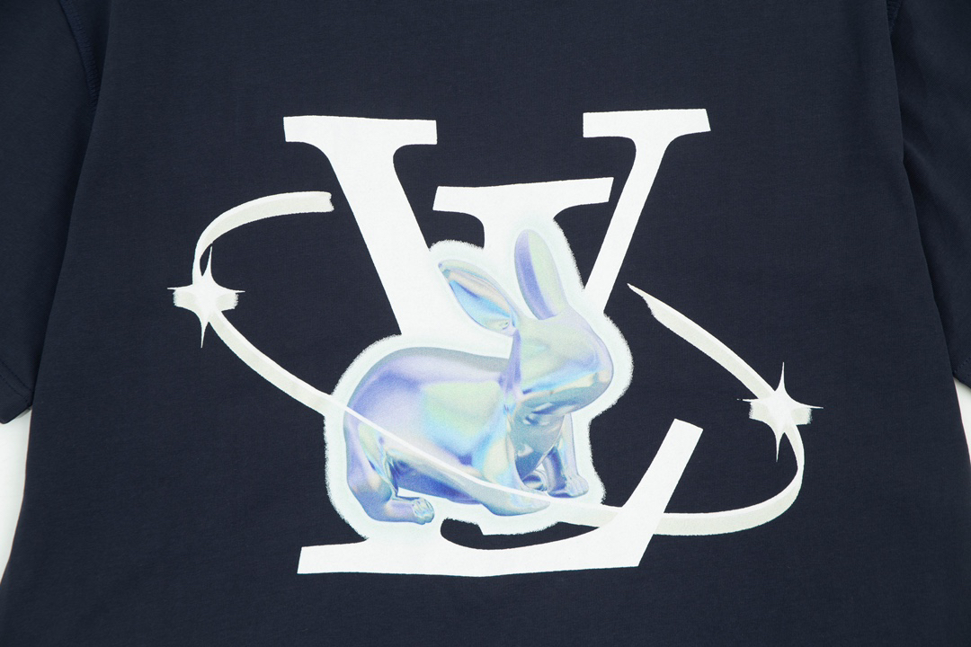 LV clothing-71