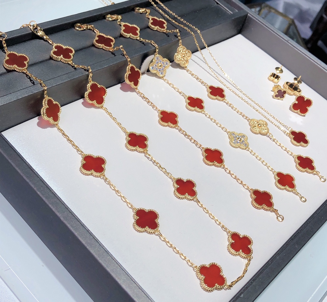 Van Cleef & Arpels Bracelet-119