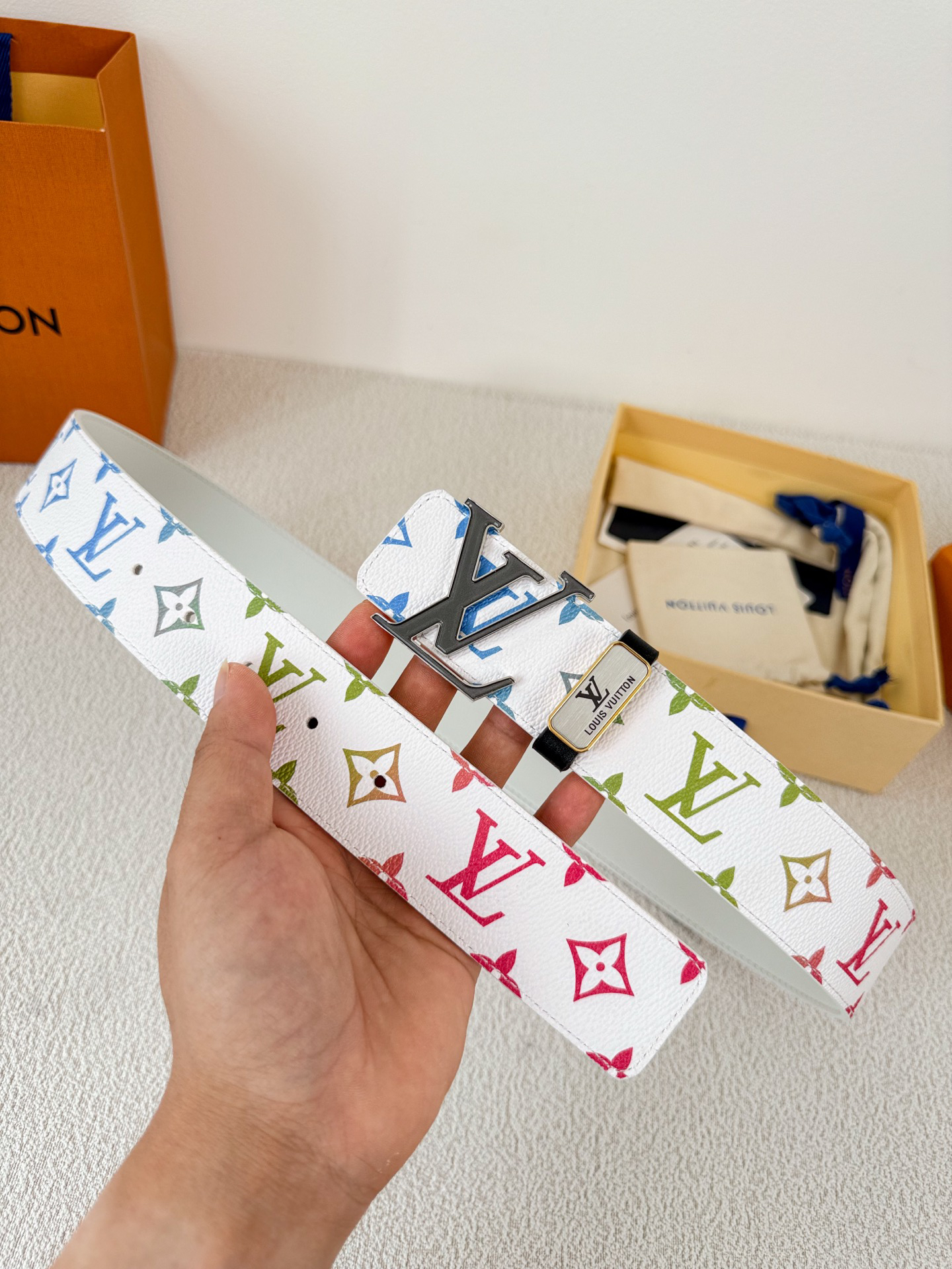 Lv belt-33