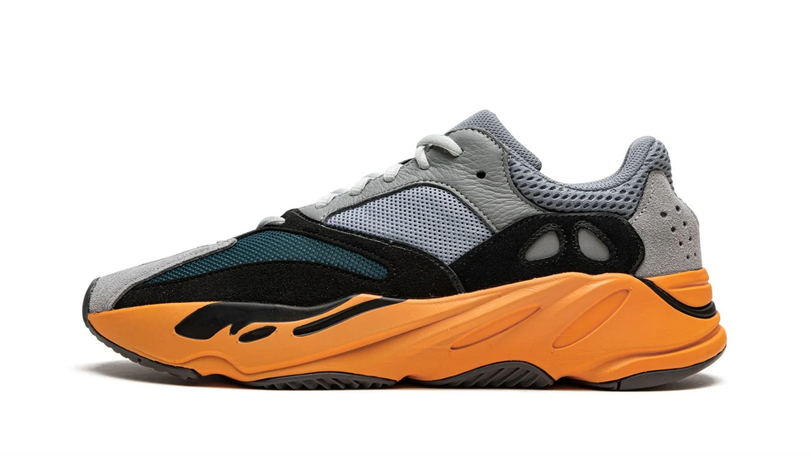 YEEZY 700 