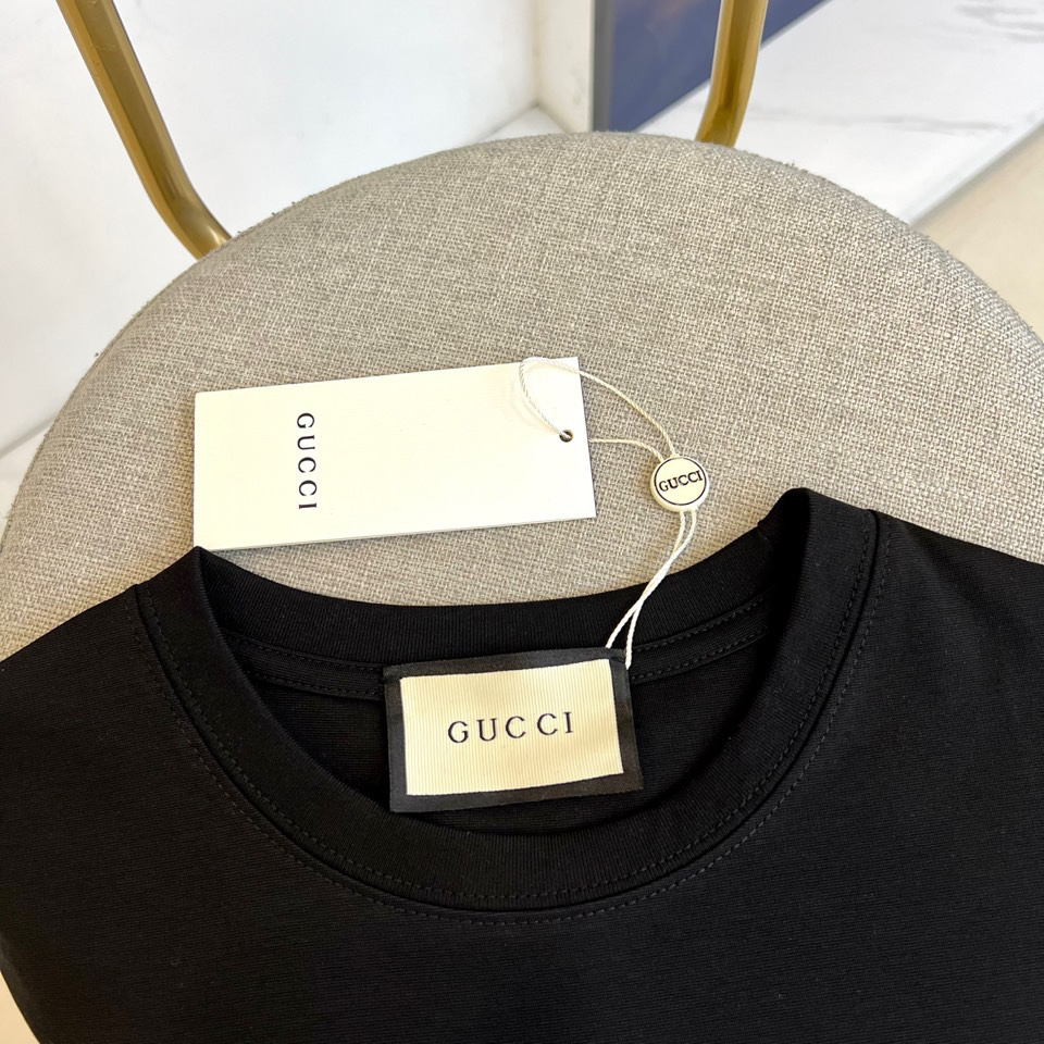 Gucci clothing-272