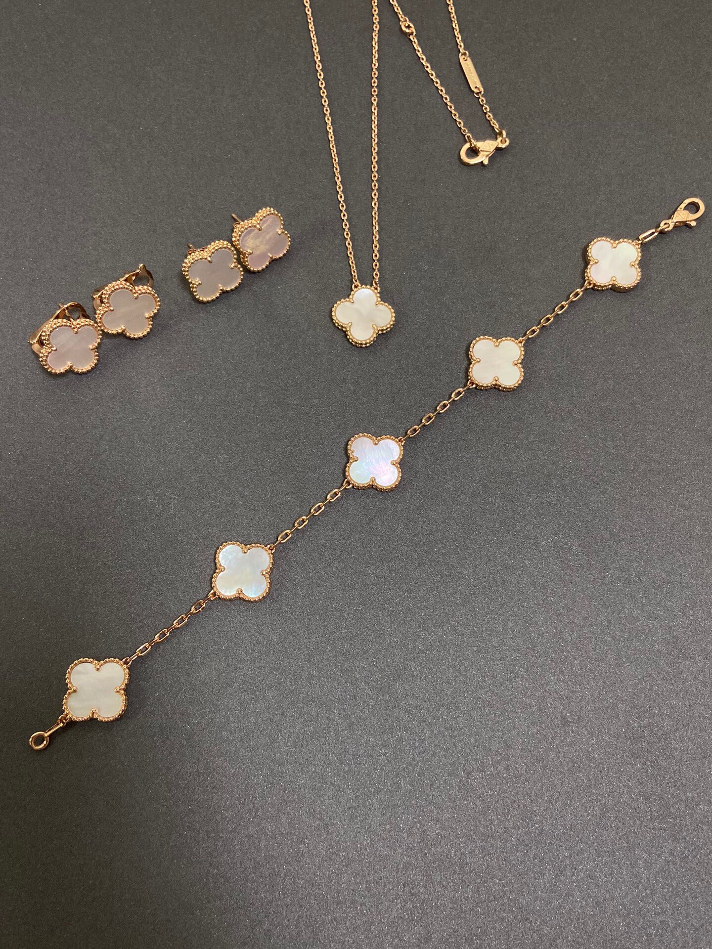 Van Cleef & Arpels earring-83