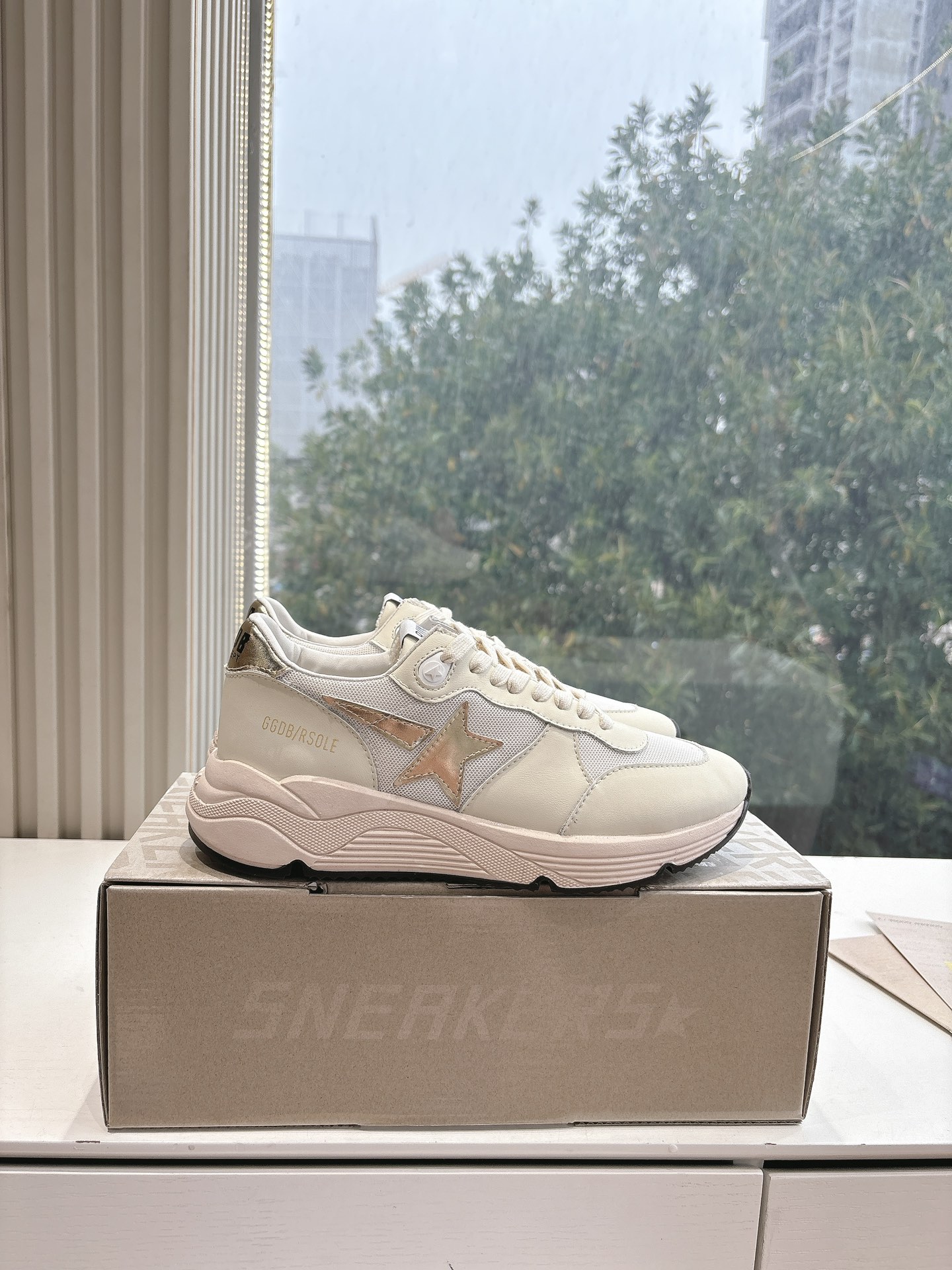 Golden Goose Sneakers-19