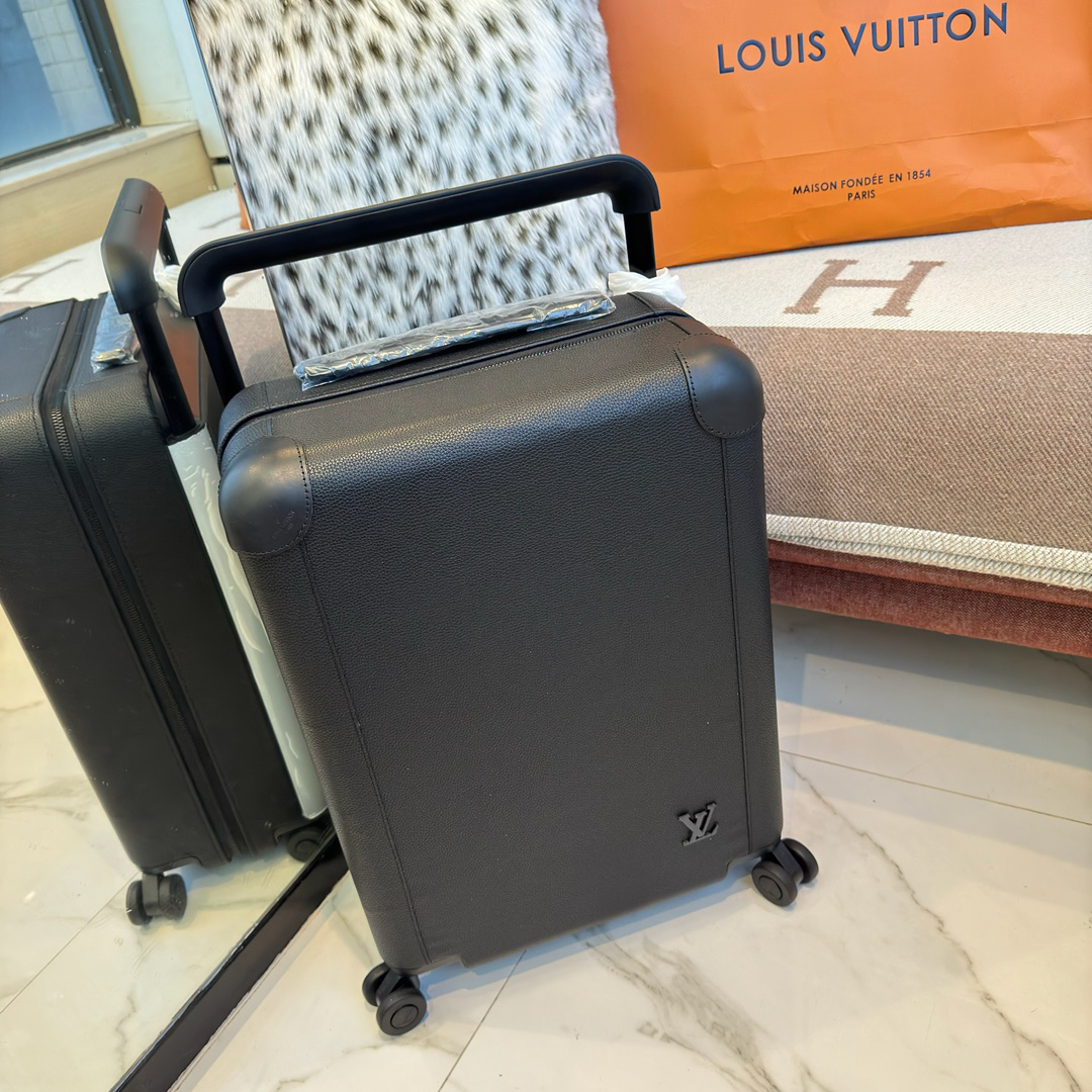 LV luggage-75