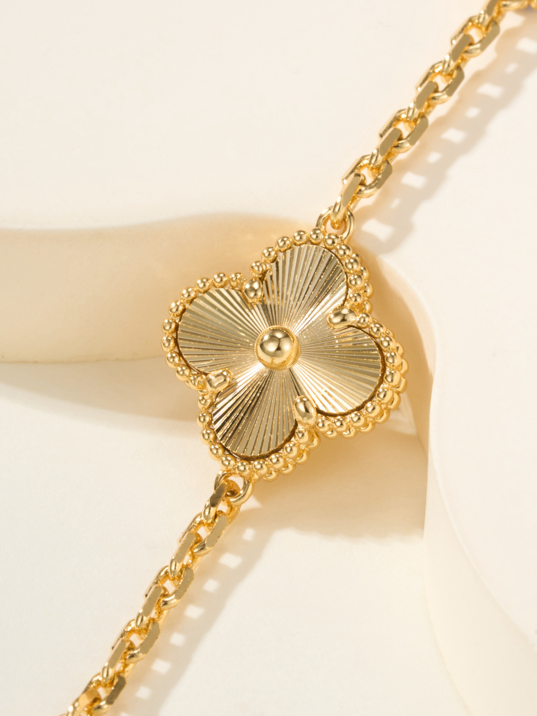 Van Cleef & Arpels Bracelet-67
