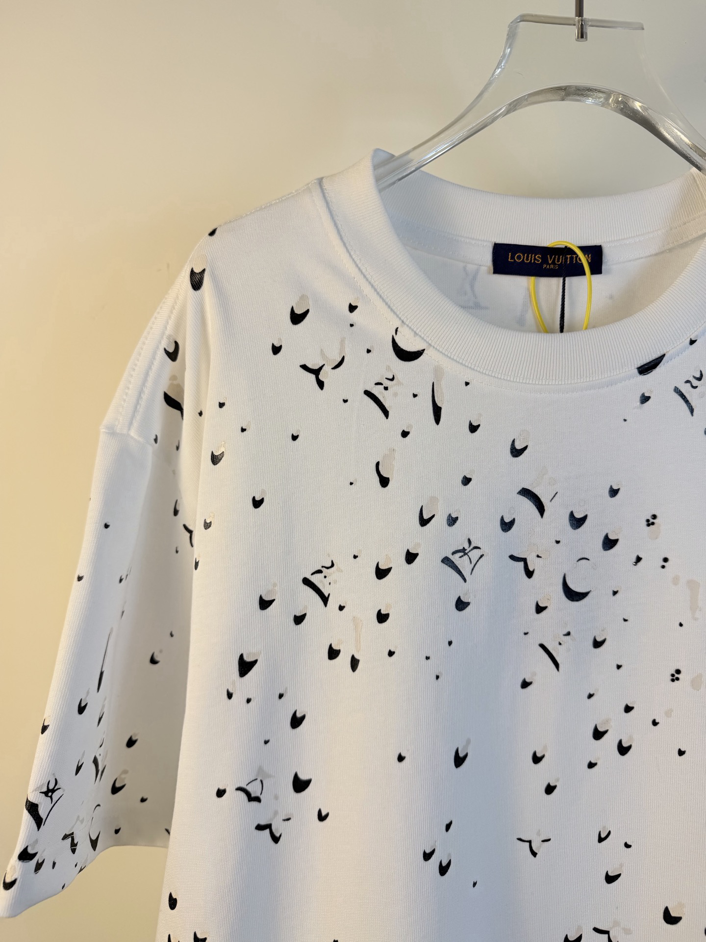 LV clothing-56