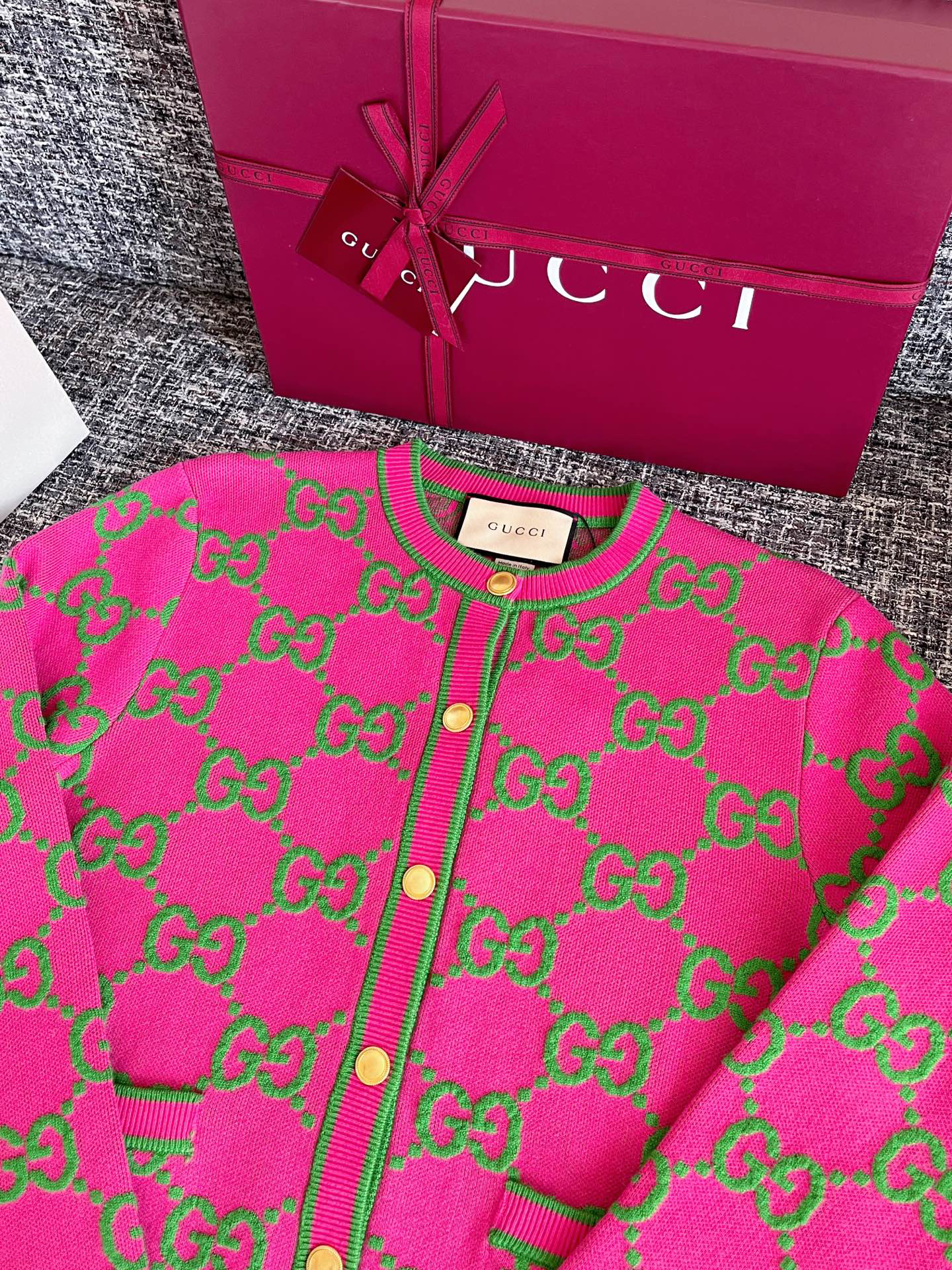 Gucci Clothing-234