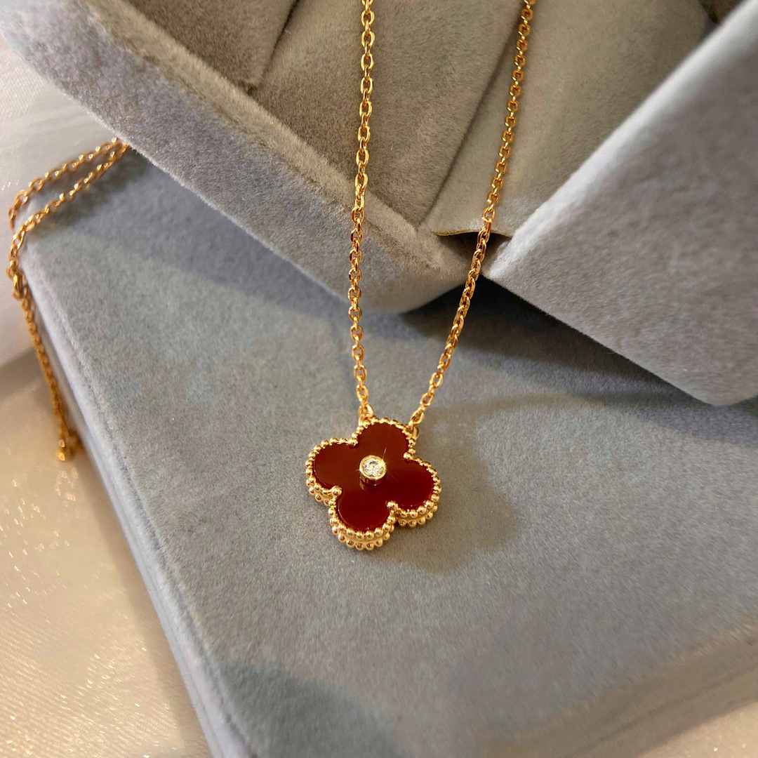 Van Cleef & Arpels necklace-140