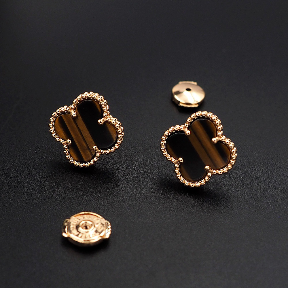 Van Cleef & Arpels earring-48