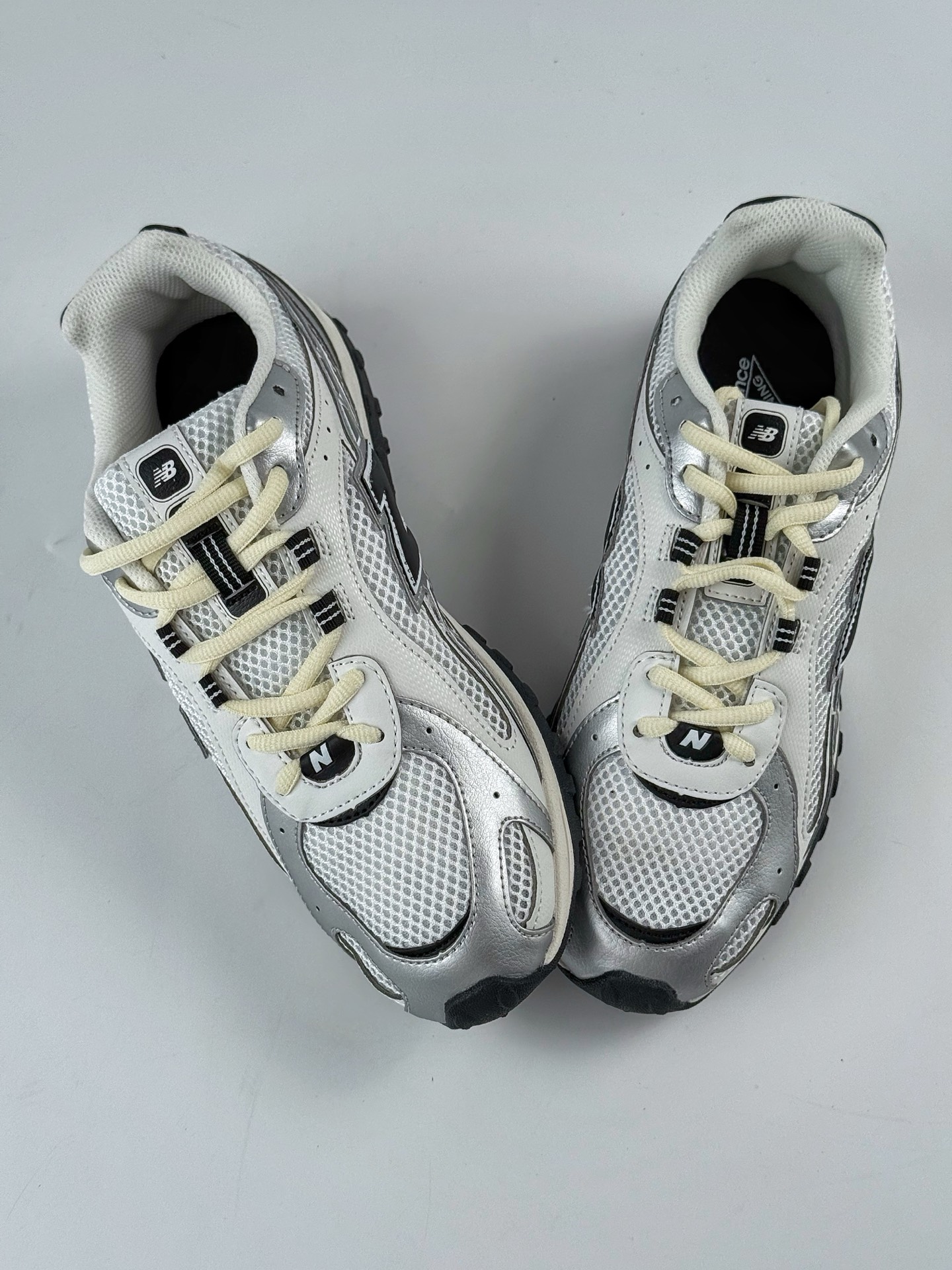 New Balance Sneakers-124