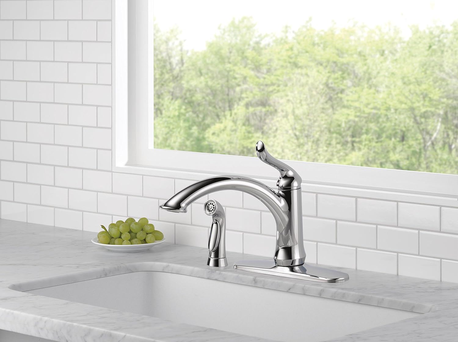 Delta Faucet Linden Single-Handle Kitchen Faucet with Side Sprayer, Chrome Kitchen Sink Faucet, Kitchen Faucet with Sprayer, Chrome 4453-DST