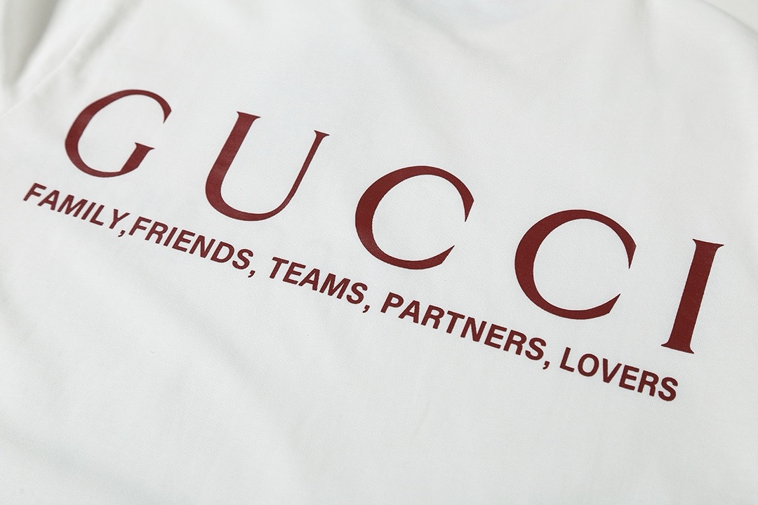 Gucci clothing-15