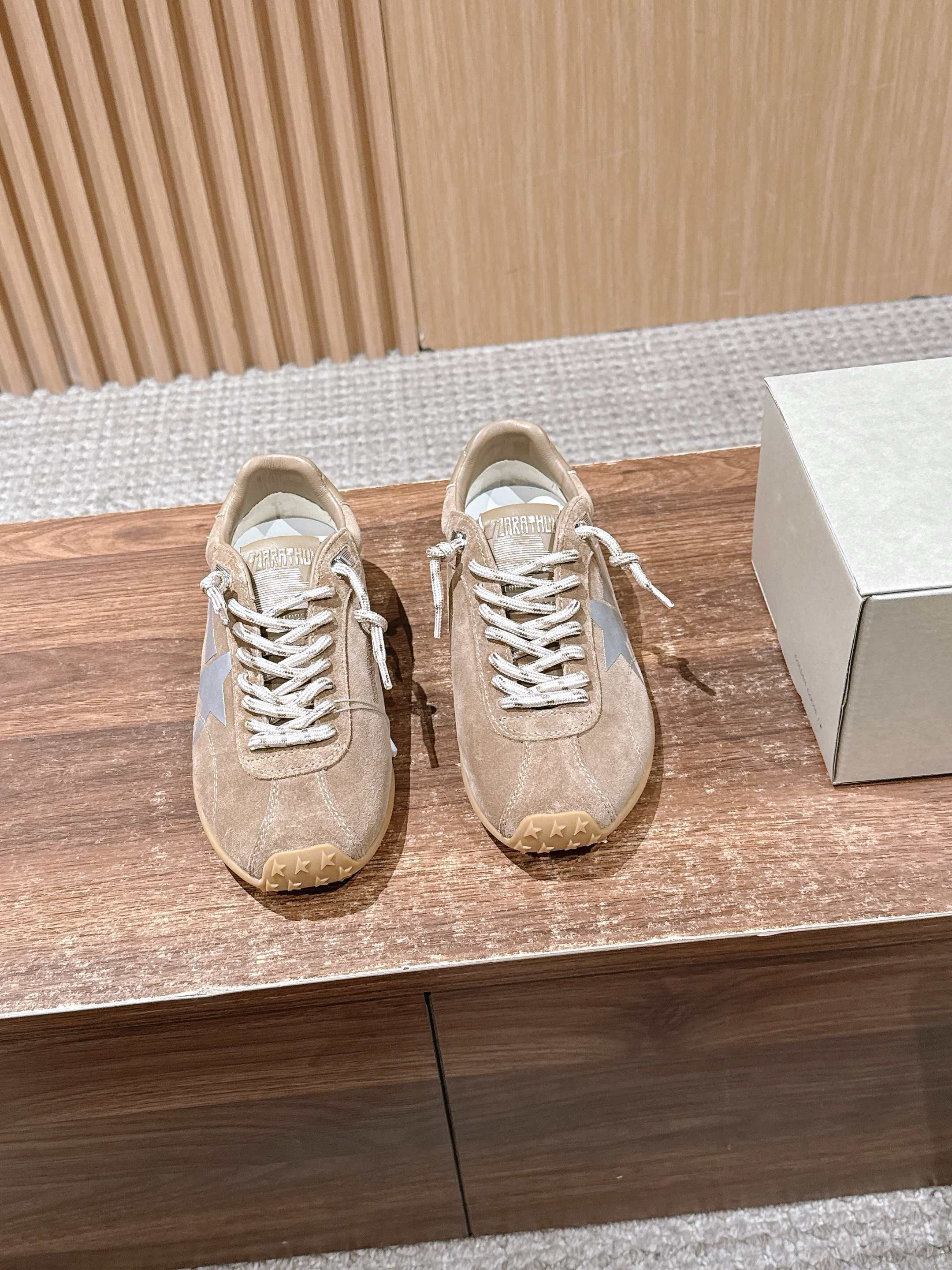 Golden Goose Sneakers-52