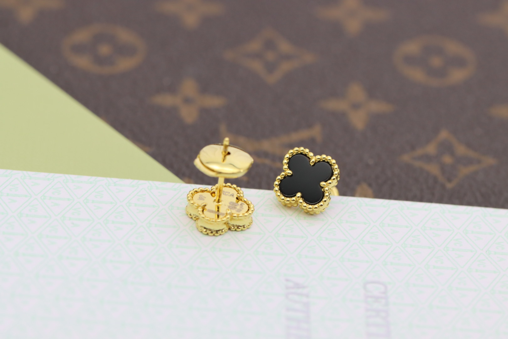 Van Cleef & Arpels earring-23