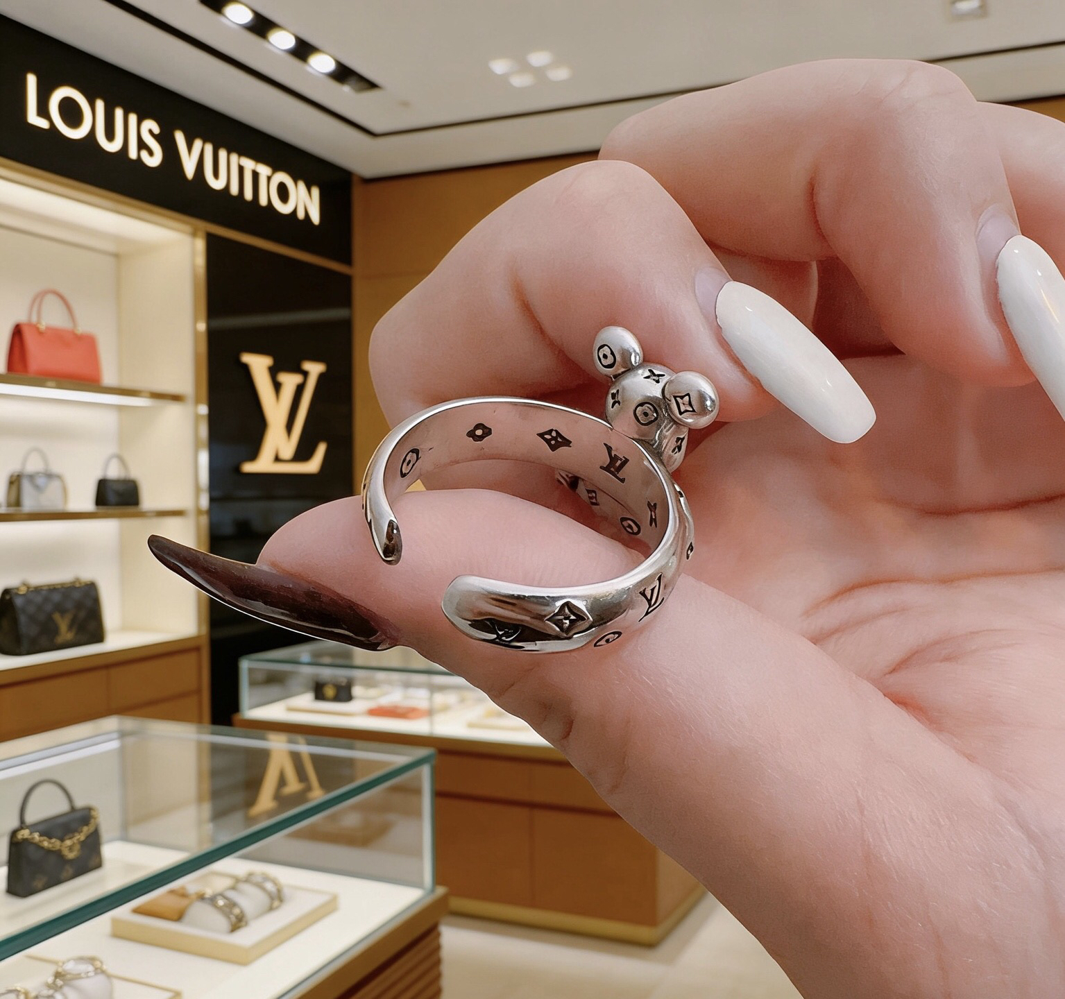 LV ring-9