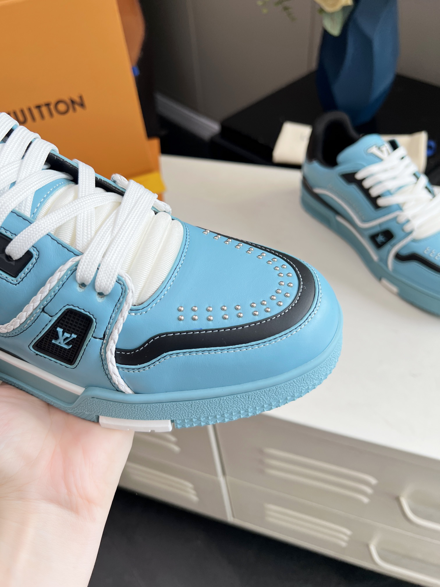 Lv Sneakers-69