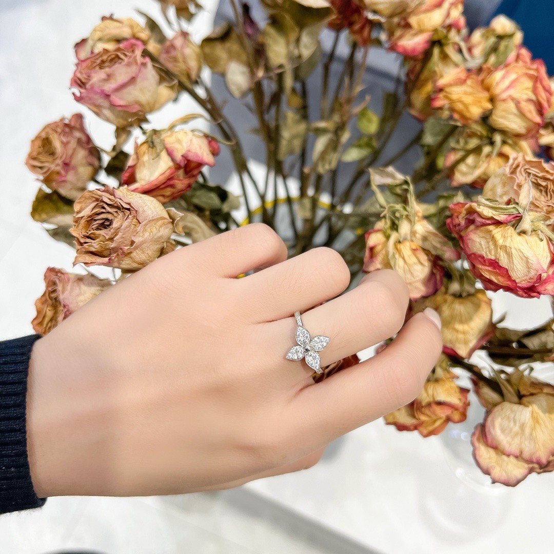 LV ring-23