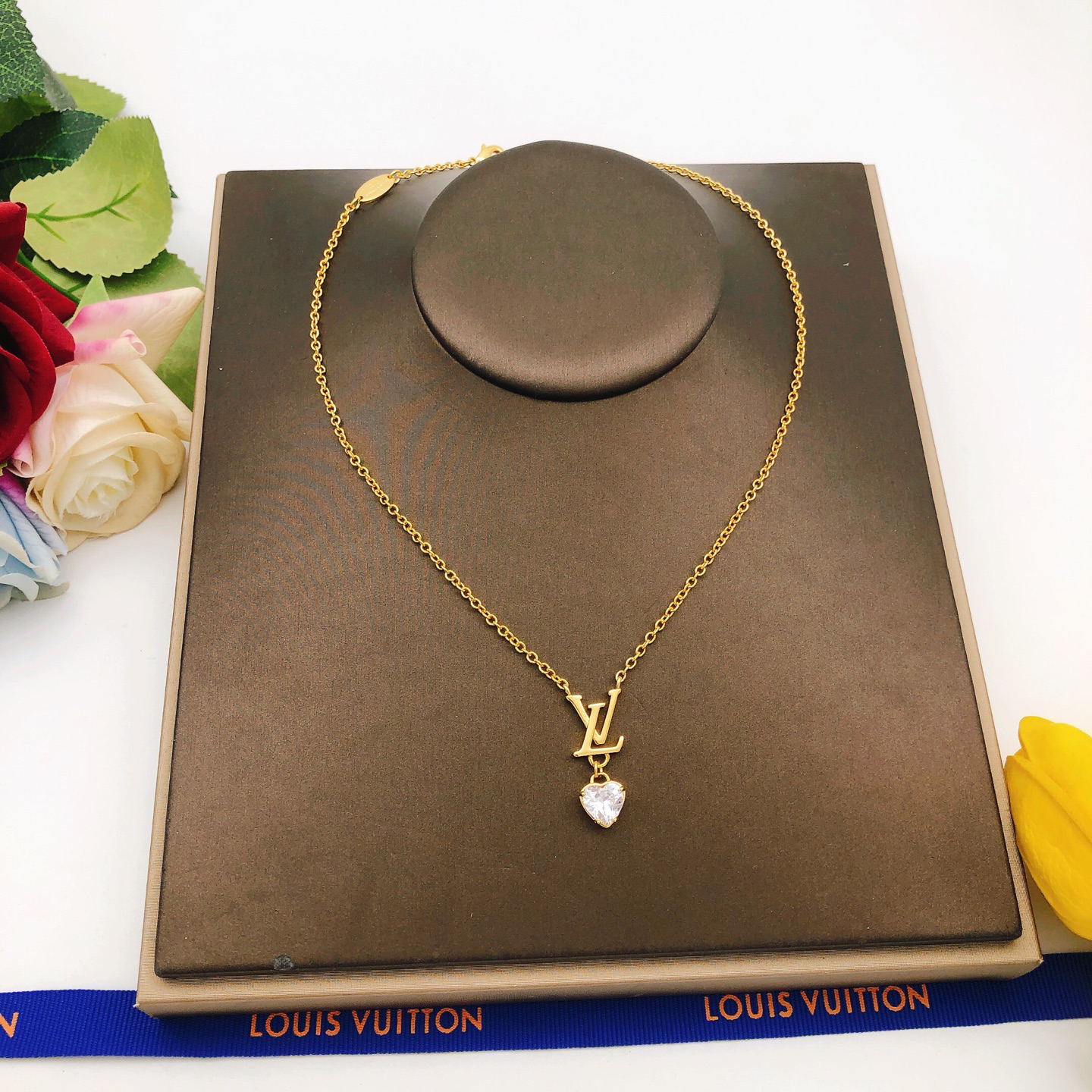 LV necklace-45