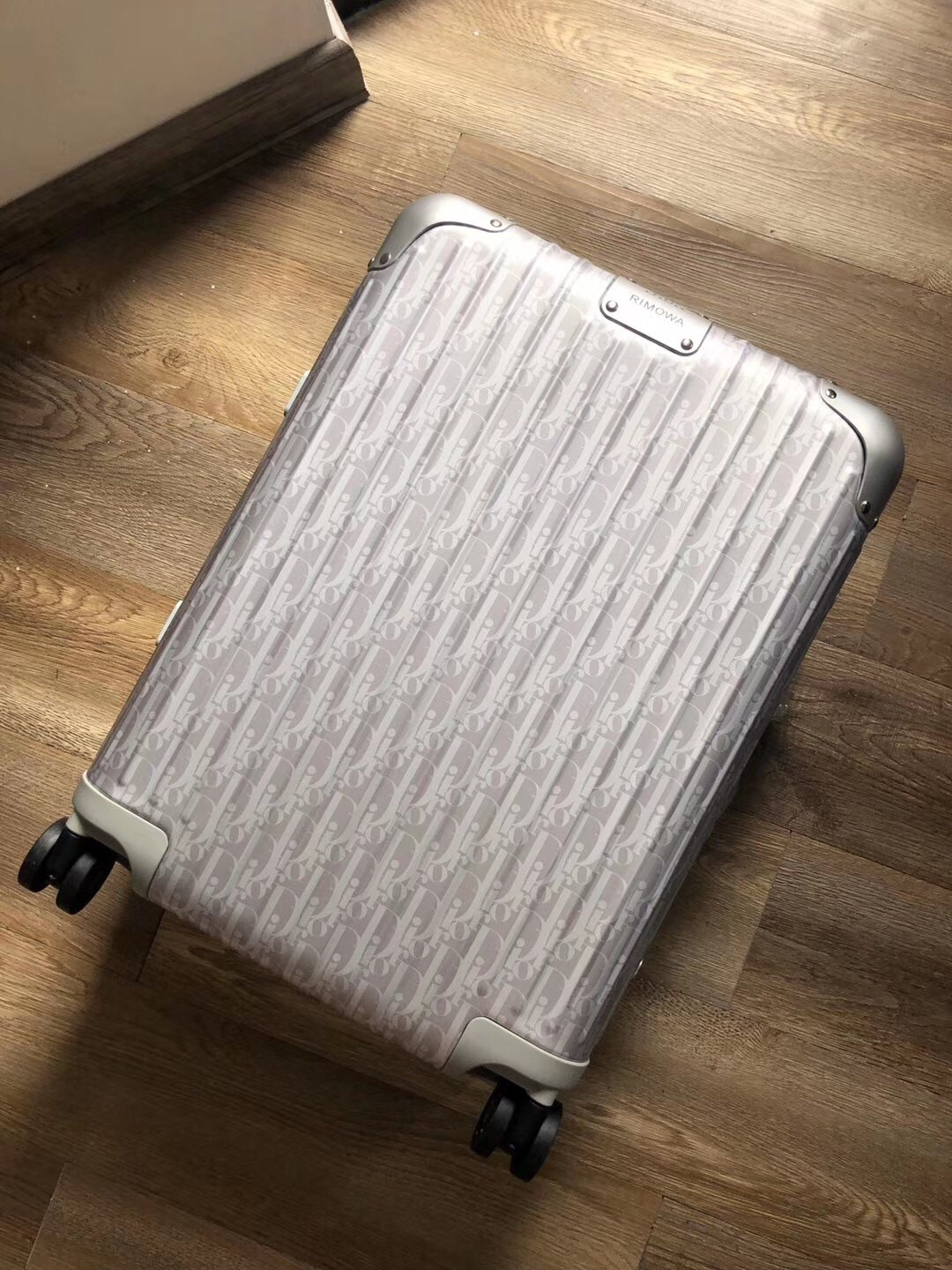 Dior luggage-7