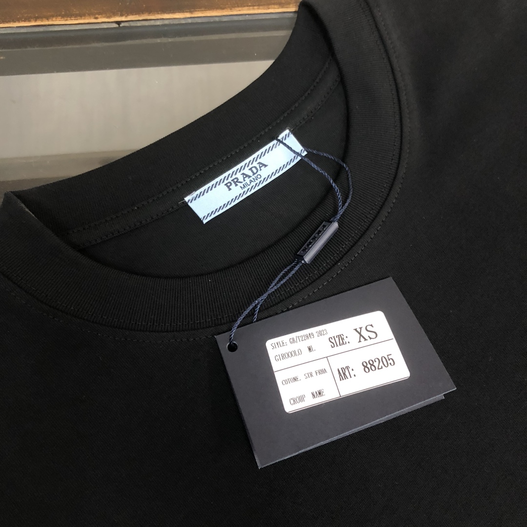Prada clothing-280
