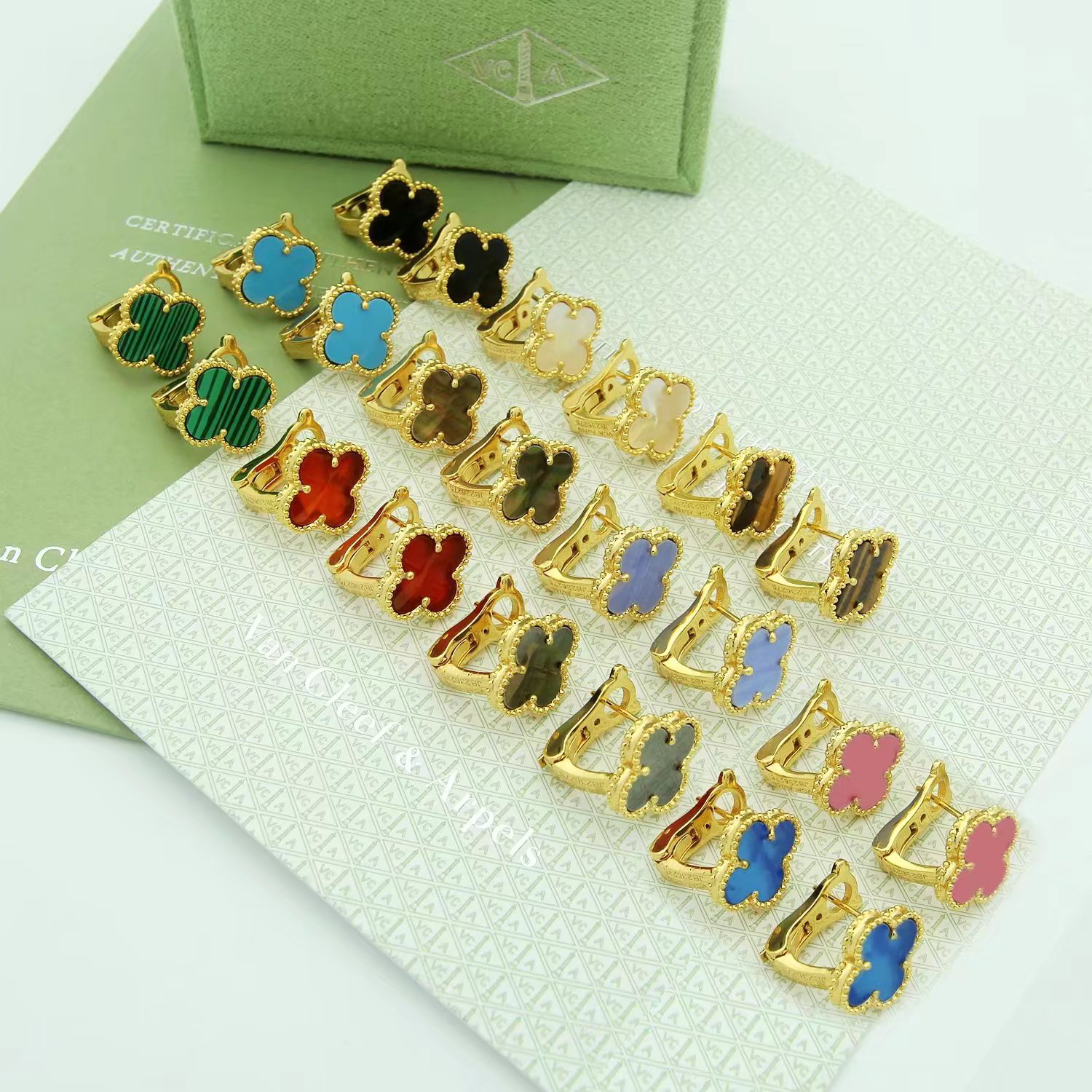 Van Cleef & Arpels earring-101