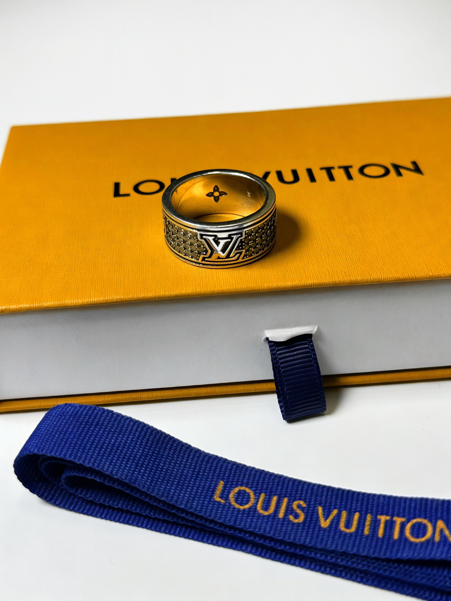 LV ring-4