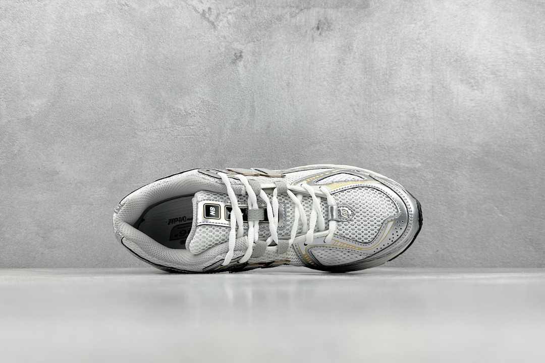 New Balance Sneakers-93