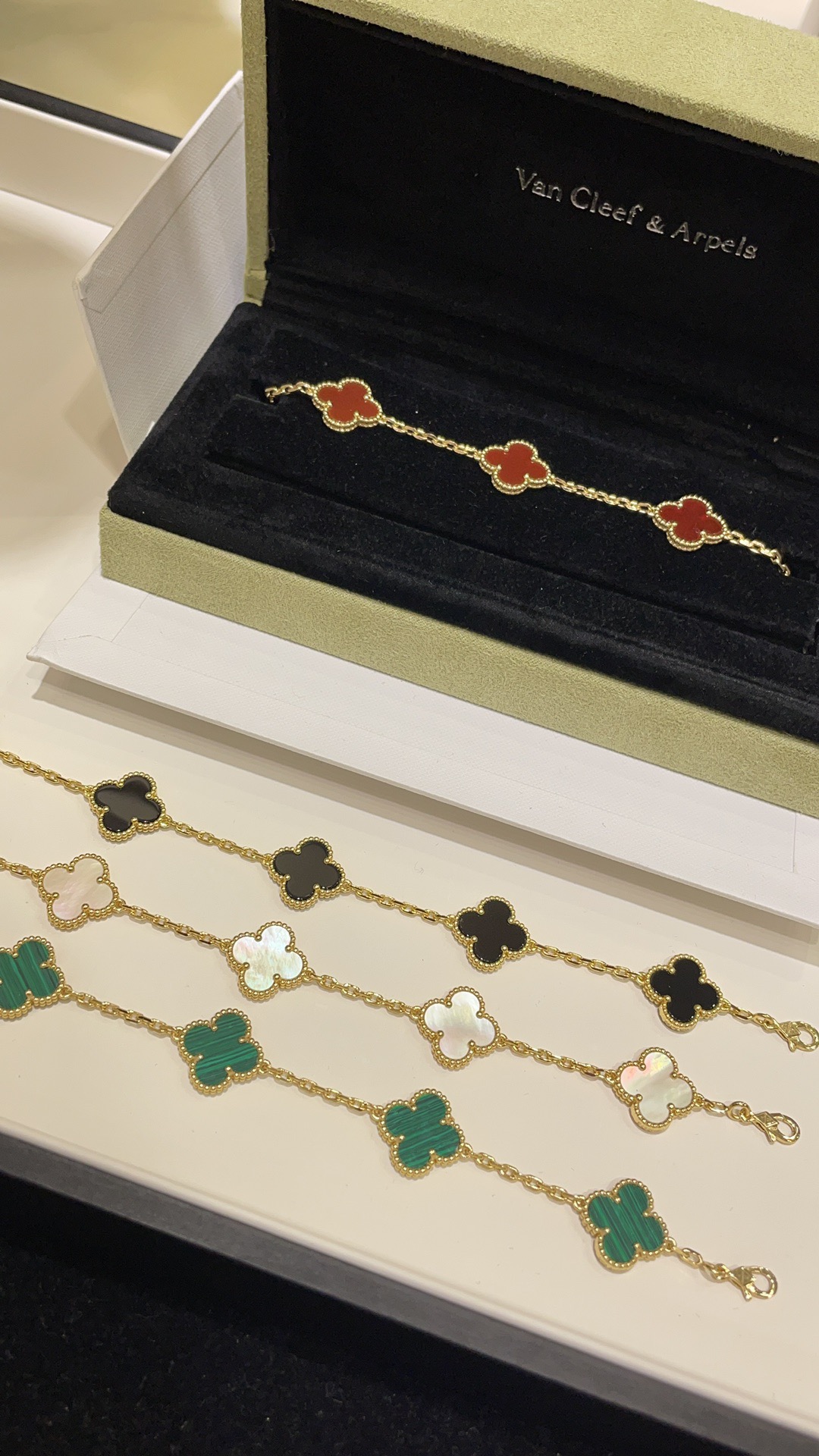 Van Cleef & Arpels Bracelet-103