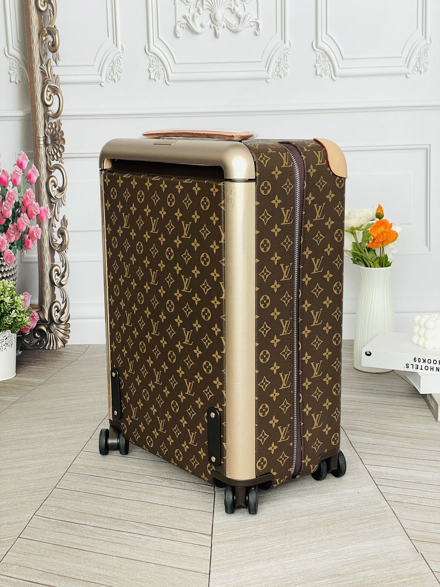 LV luggage-52