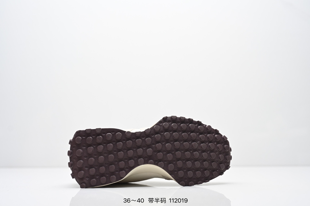 New Balance Sneakers-106