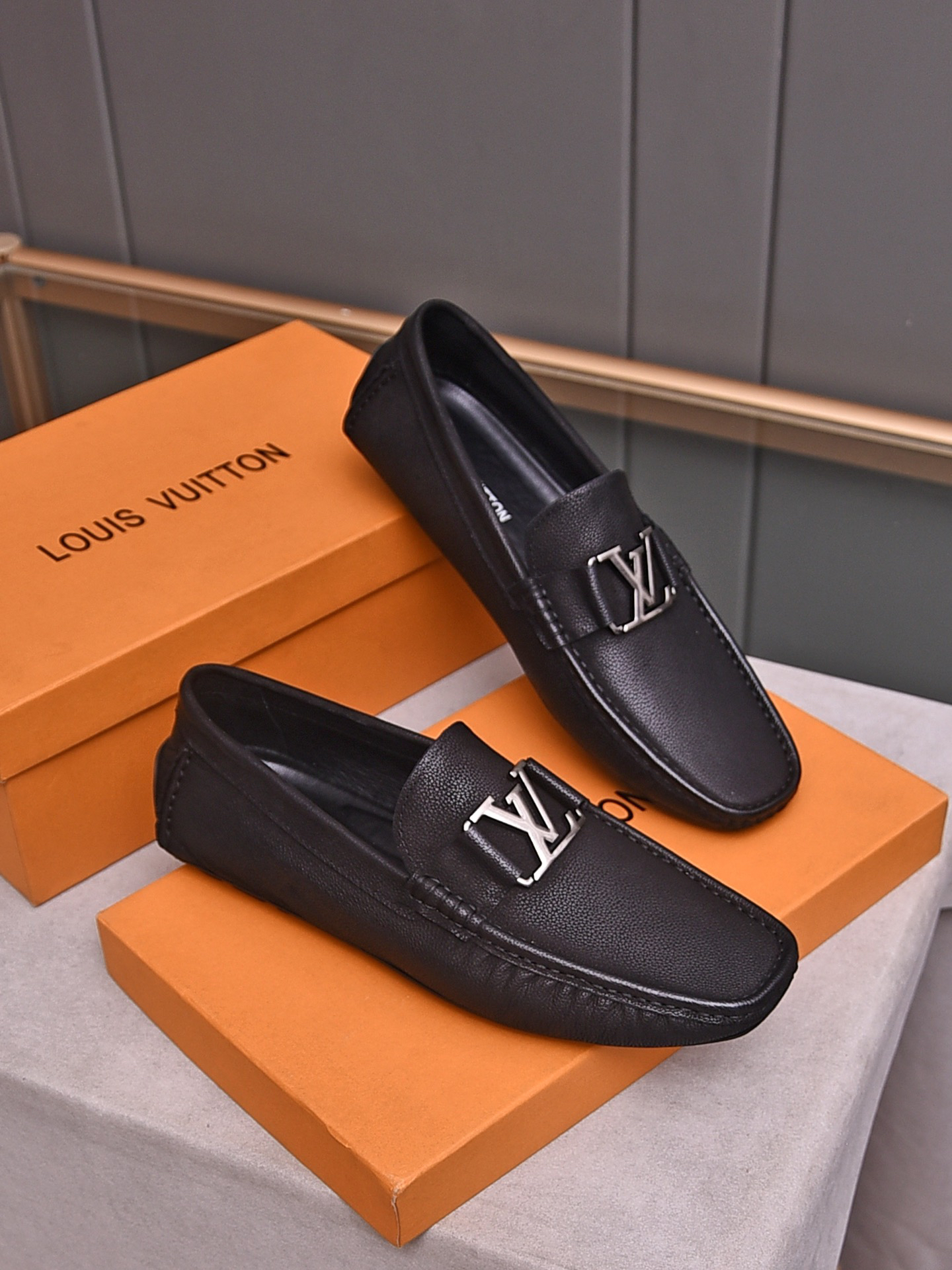 Lv Sneakers-97