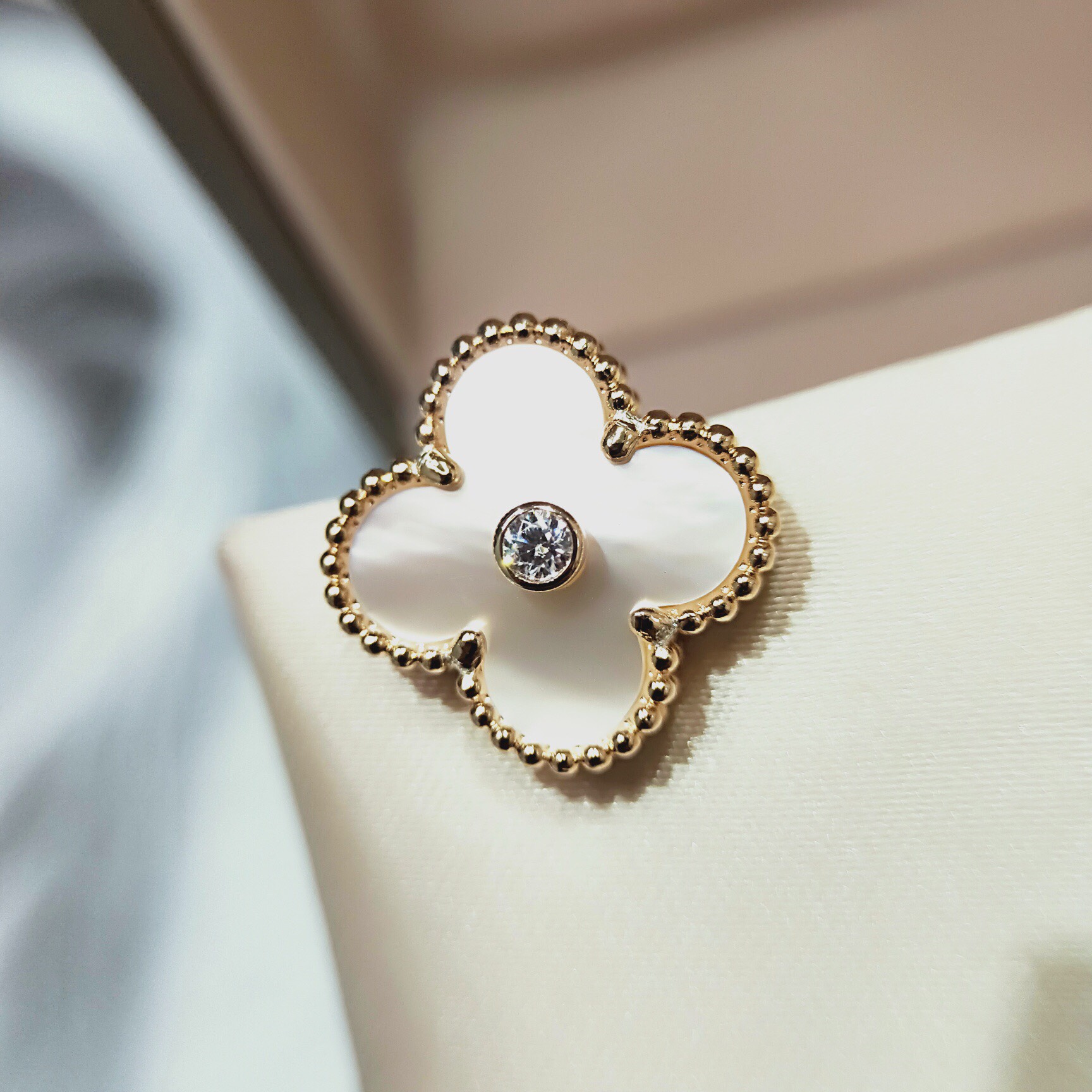 Van Cleef & Arpels earring-113