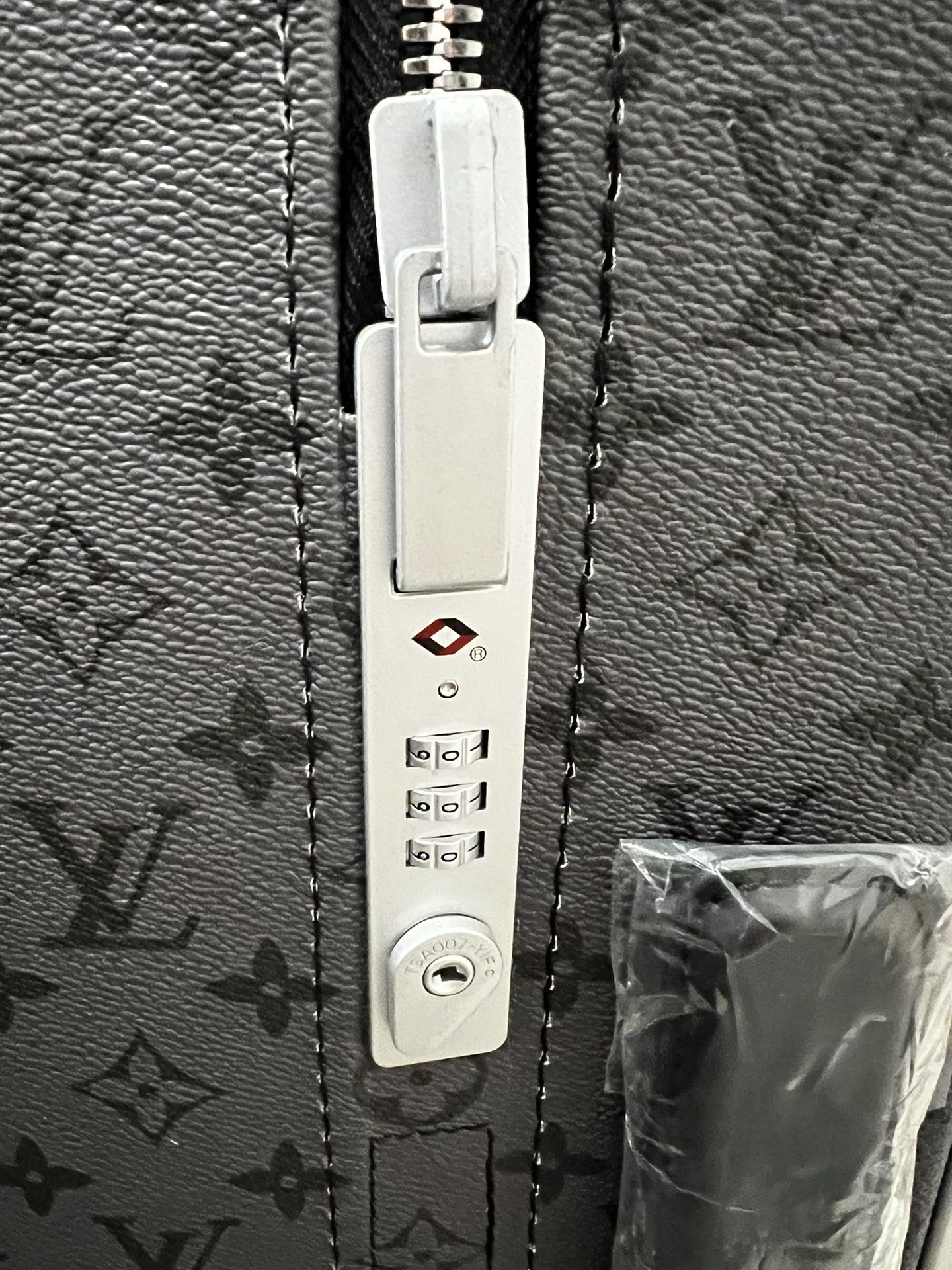 LV luggage-18