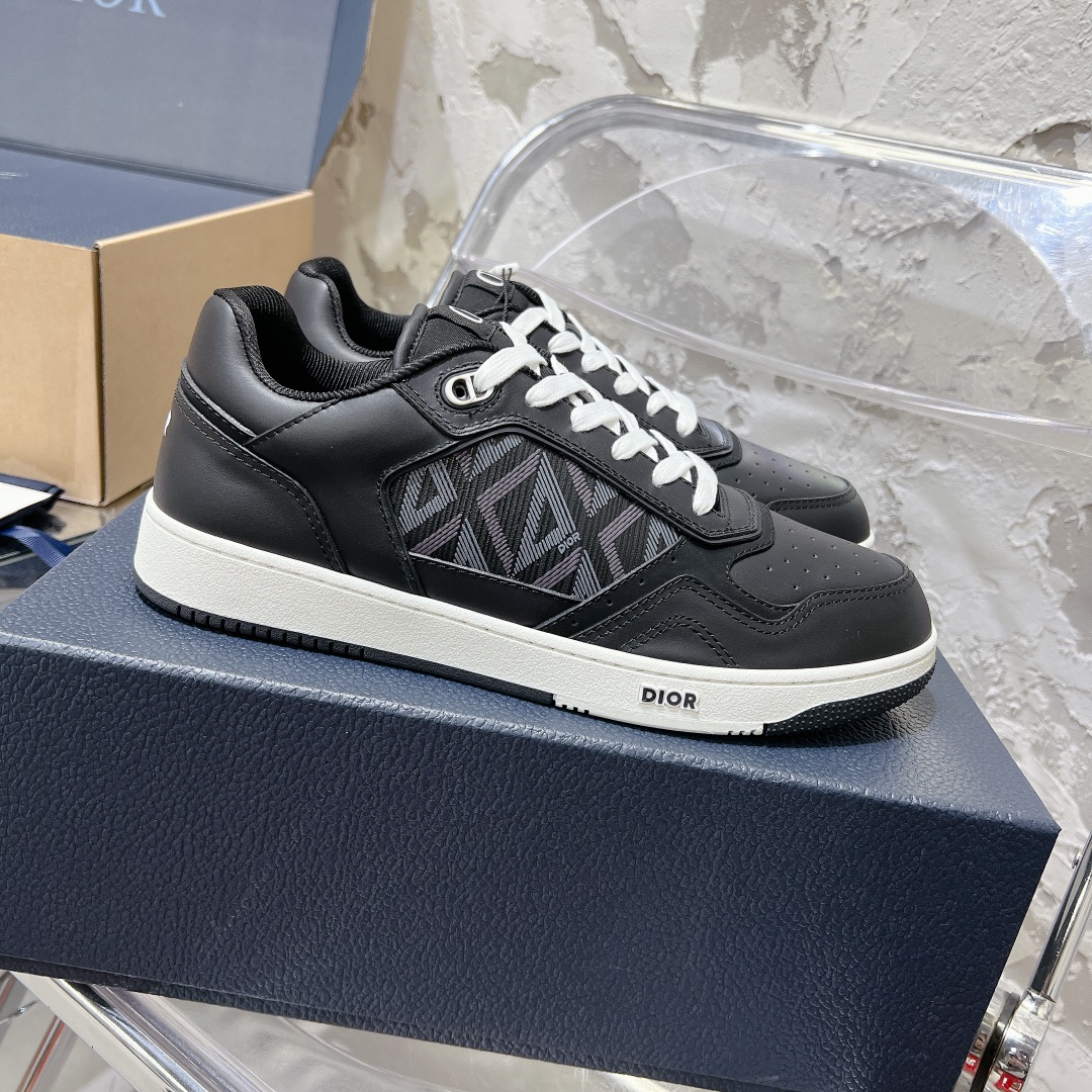 Dior Sneakers-115