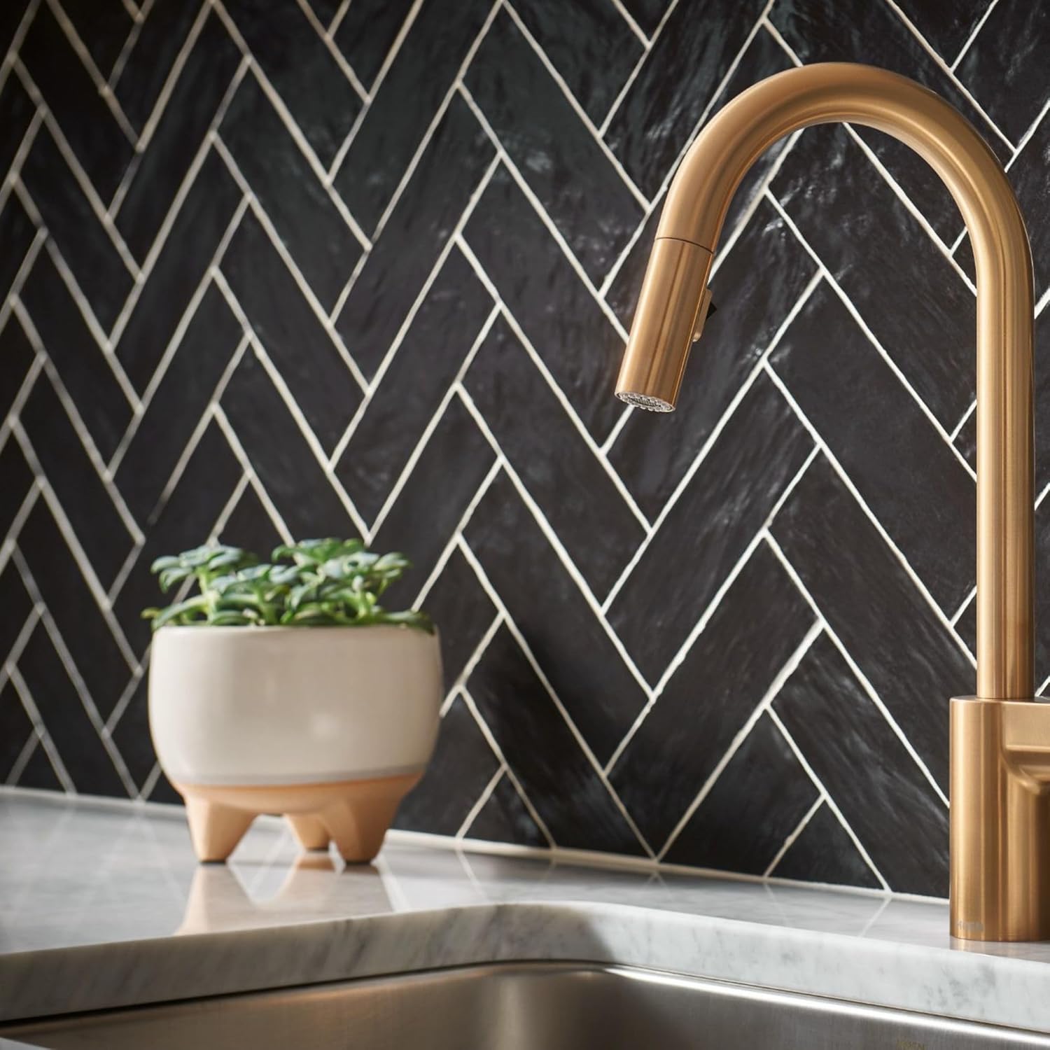 Moen Align Brushed Gold One-Handle Modern Kitchen Pulldown Faucet with Reflex Docking System and Power Clean Spray Technology, 7565BG
