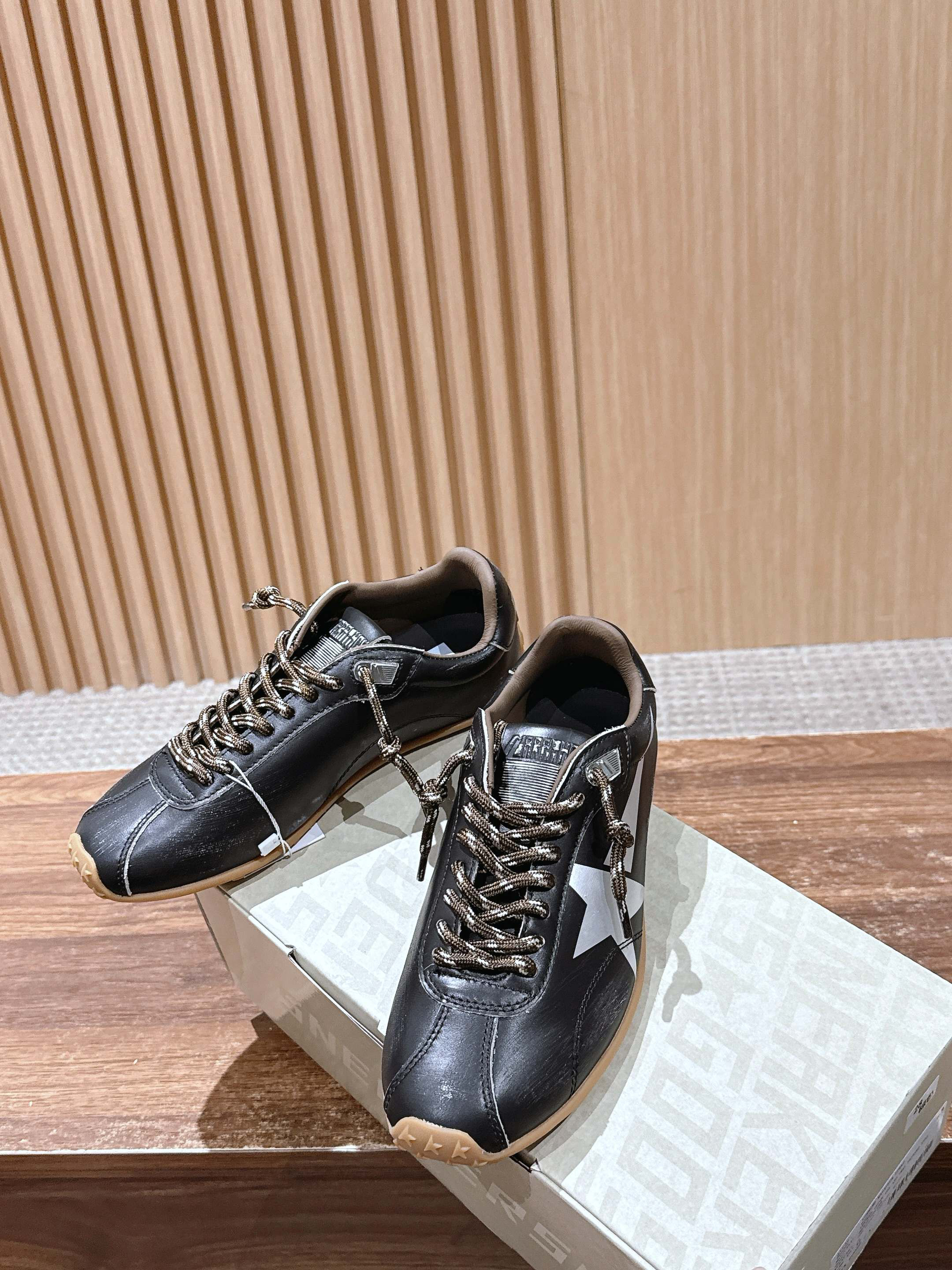 Golden Goose Sneakers-51