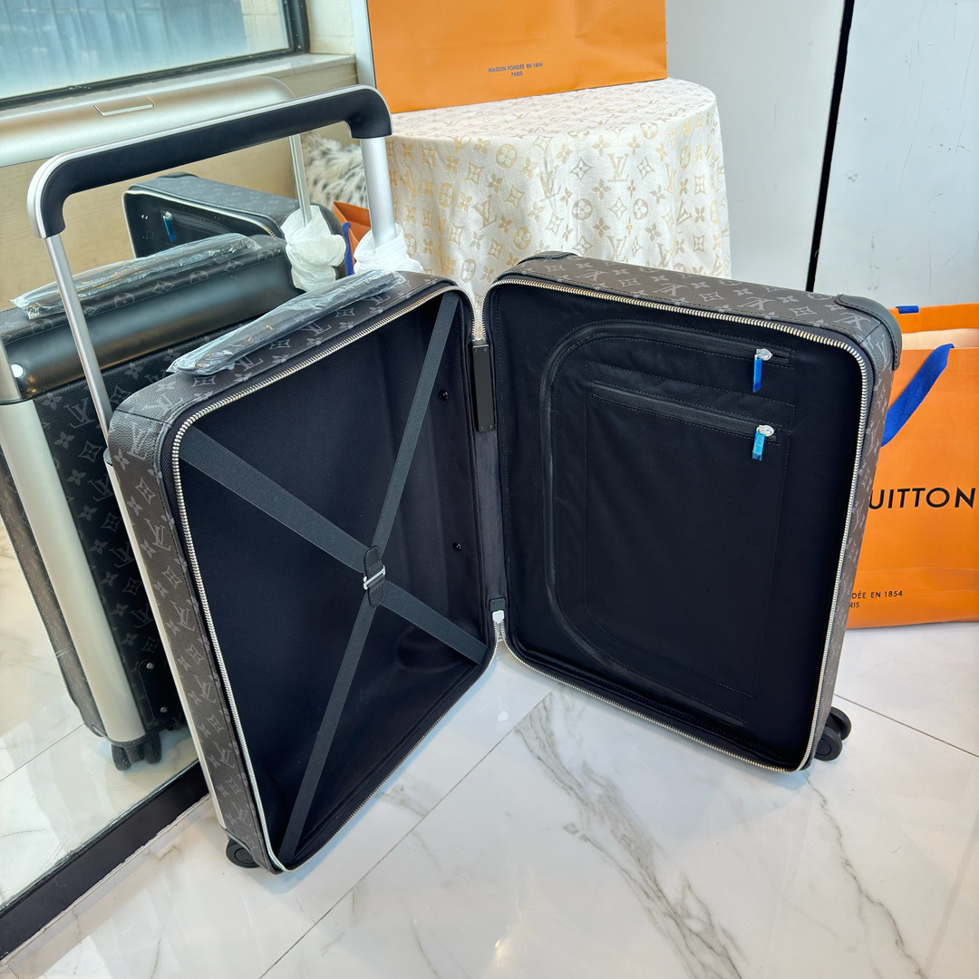 LV luggage-86