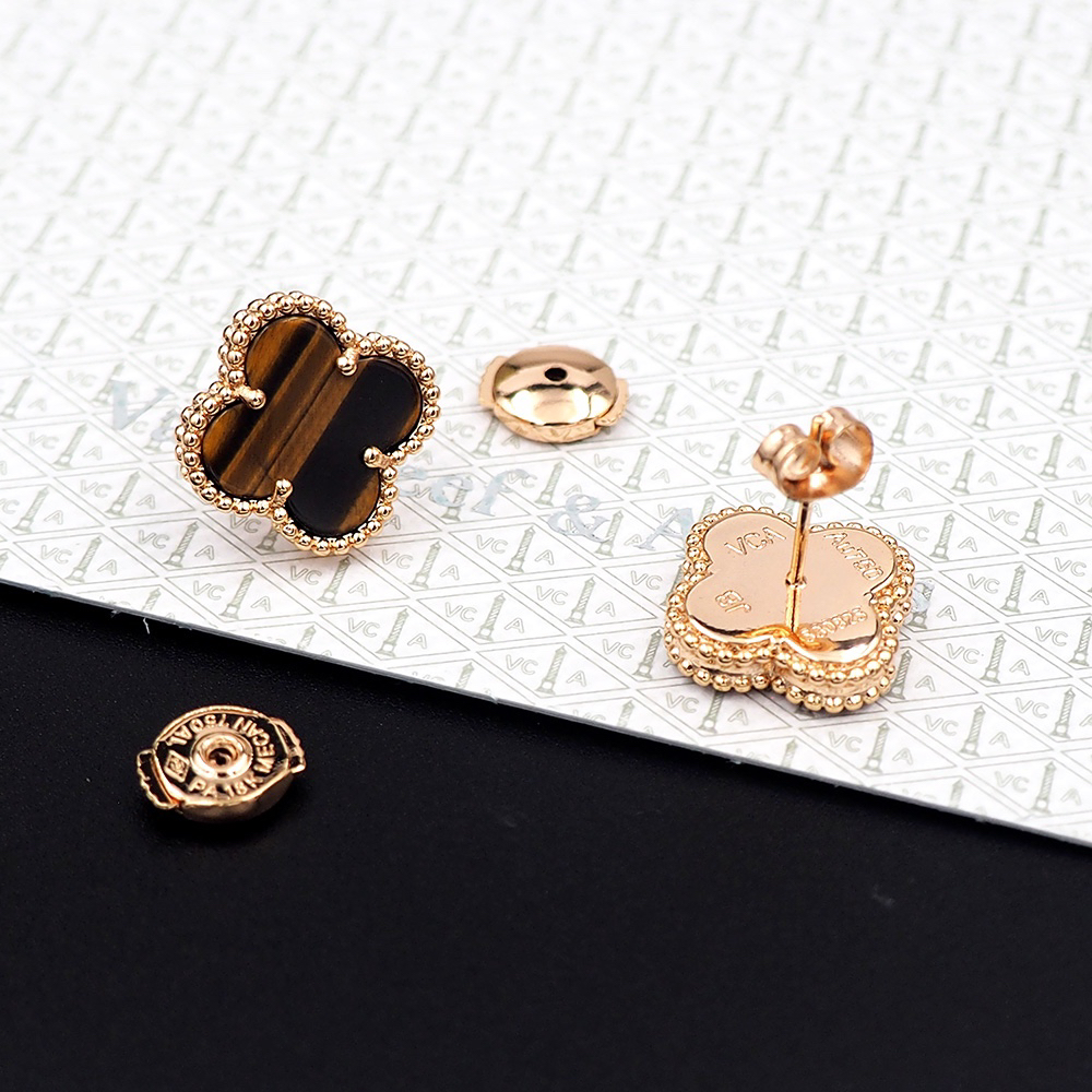 Van Cleef & Arpels earring-48