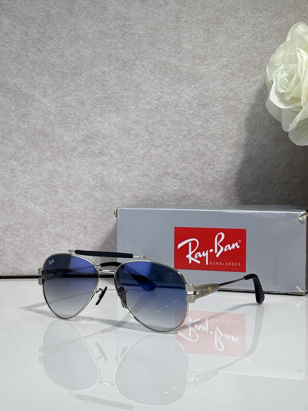 Ray-Ban glasses-1