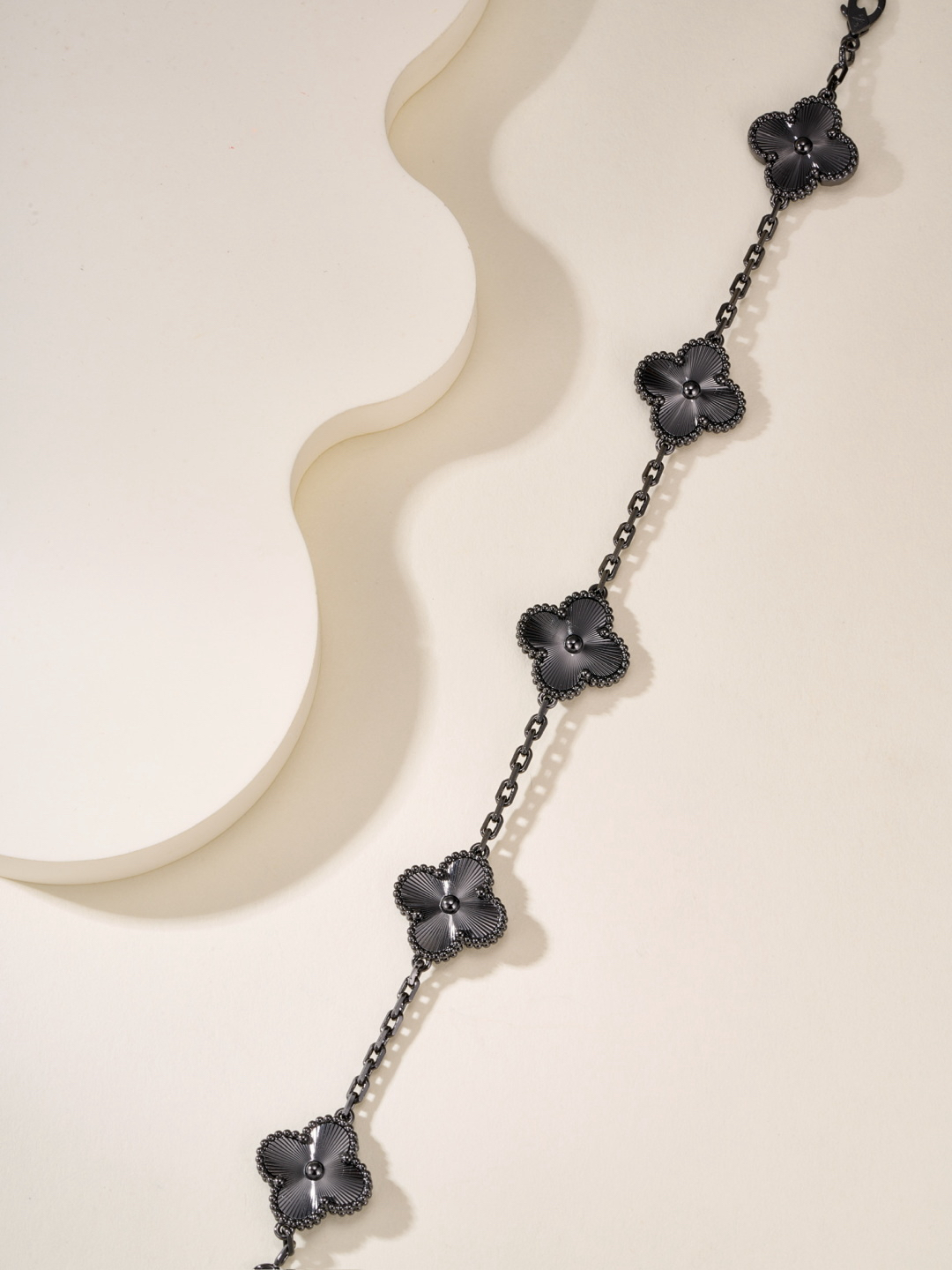 Van Cleef & Arpels Bracelet-17