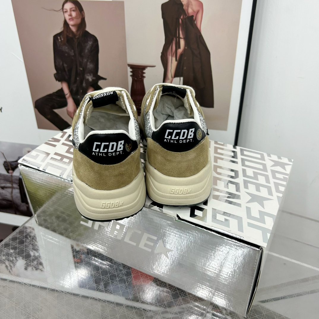 Golden Goose Sneakers-85