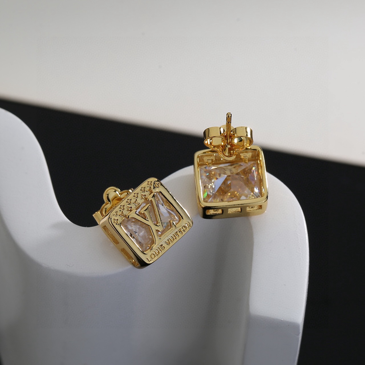 LV earrings-10