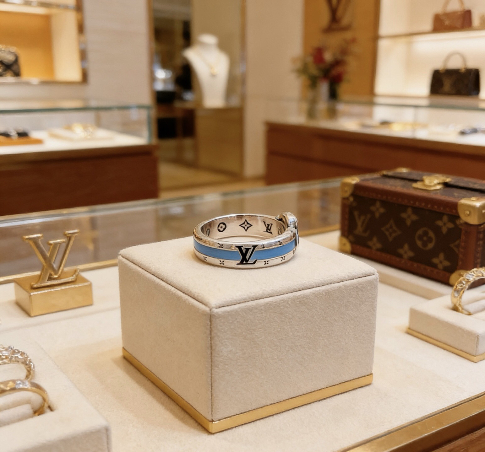 LV ring-5
