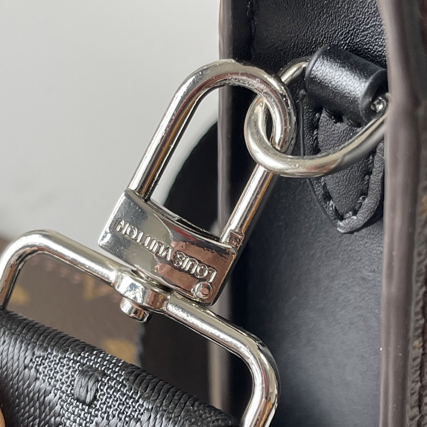 Louis Vuitton Hot New Product-162