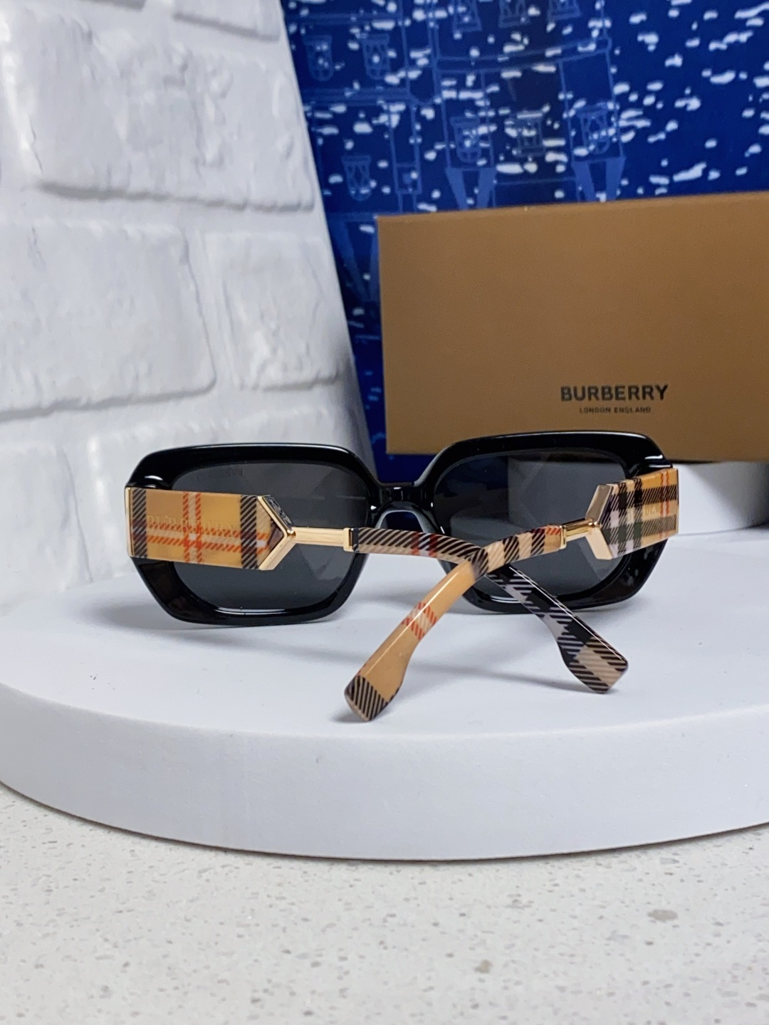 Burberry glasses-4
