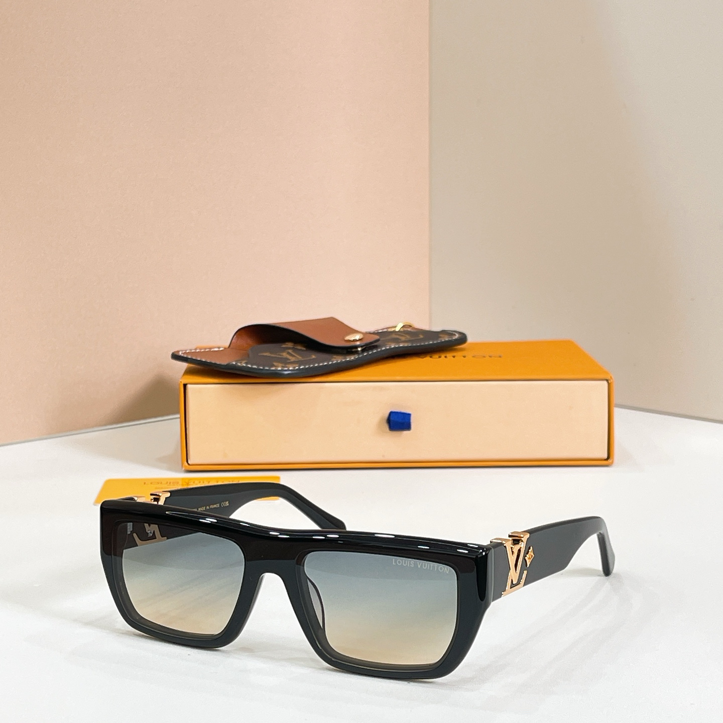 LV glasses-77