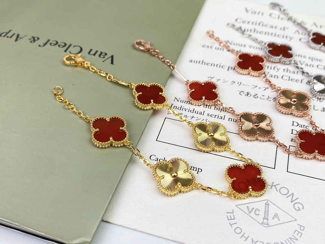 Van Cleef & Arpels Bracelet-52