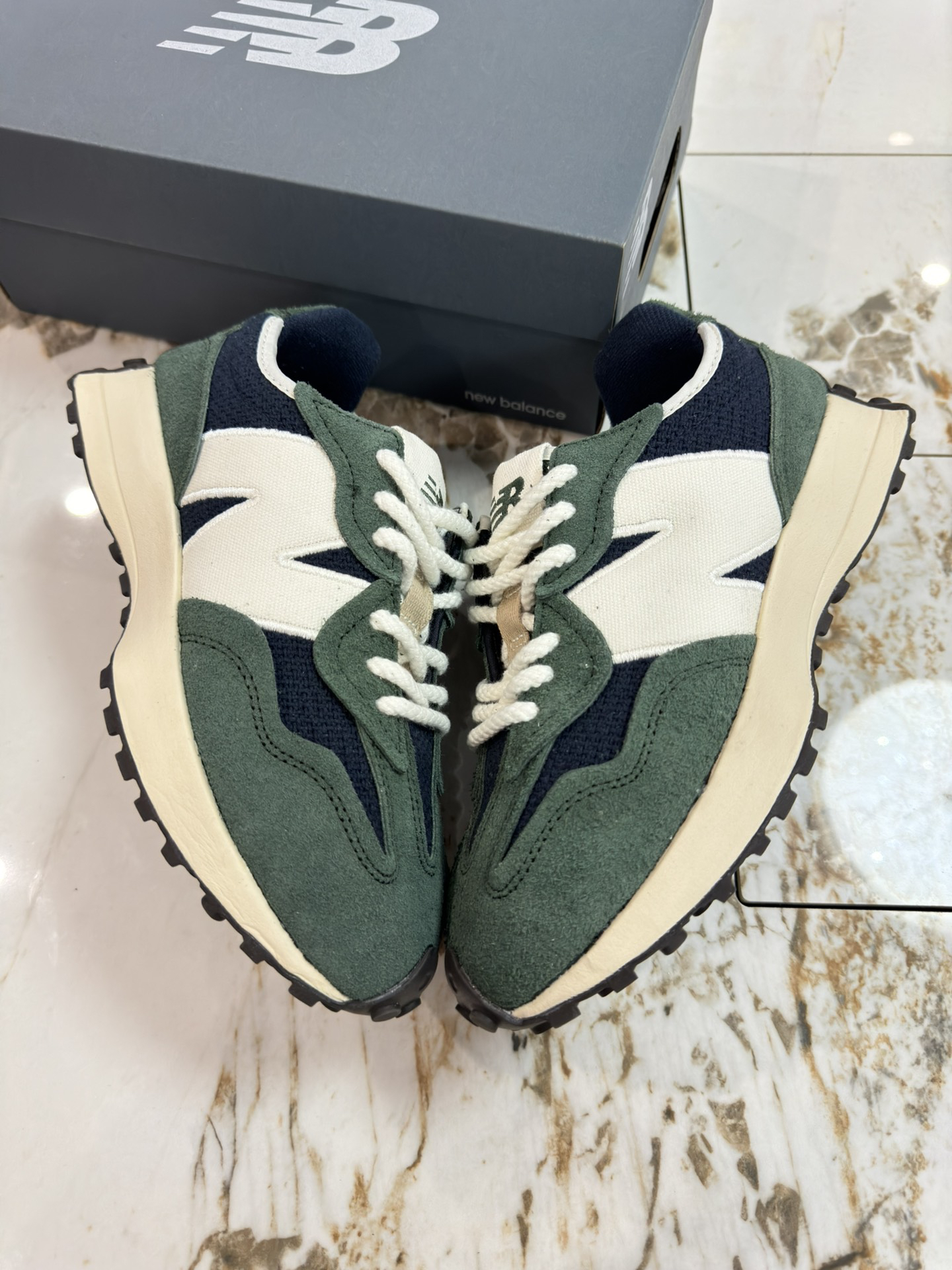 New Balance Sneakers-146